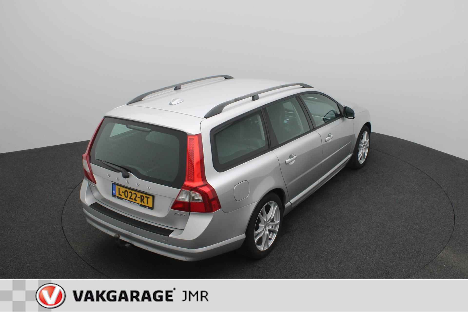 Volvo V70 2.5FT Momentum Youngtimer Trekhaak - PDC Achter - Stoel + Achterbank verwarming - Bluetooth - Climate en Cruise Control - 6/39