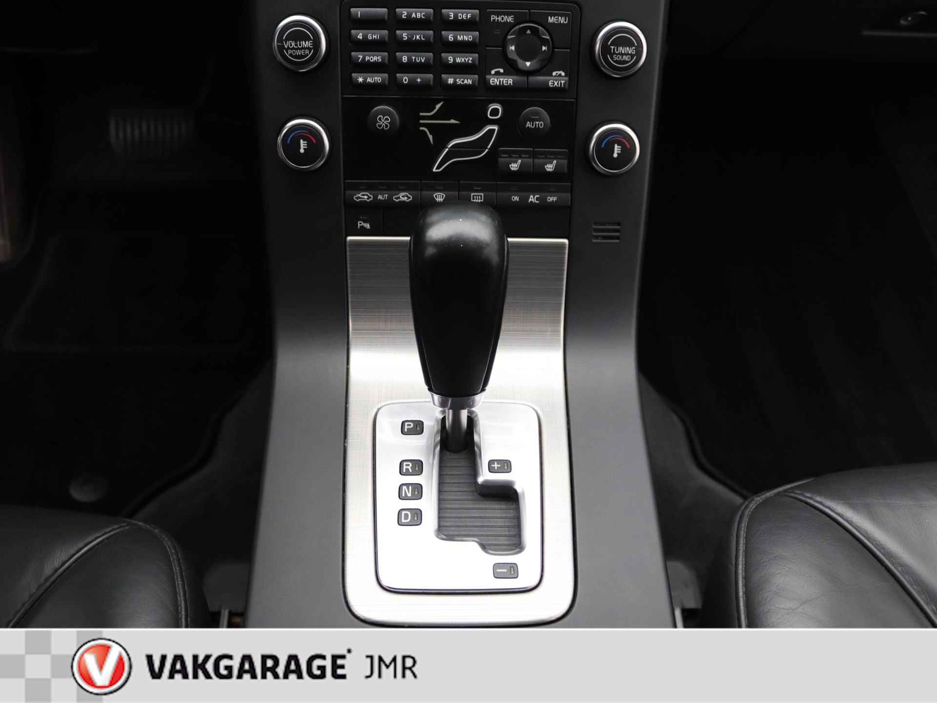 Volvo V70 2.5FT Momentum Youngtimer Trekhaak - PDC Achter - Stoel + Achterbank verwarming - Bluetooth - Climate en Cruise Control - 22/39