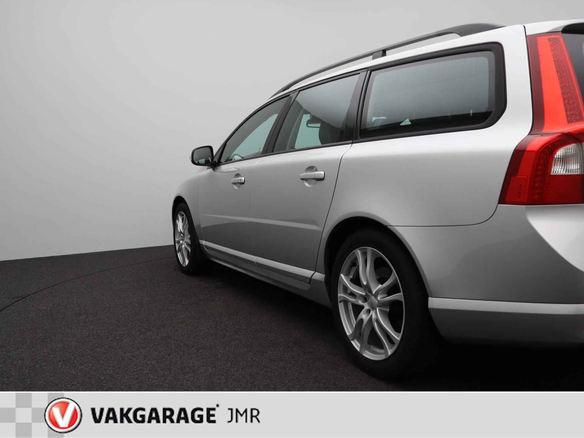 Volvo V70 2.5FT Momentum Youngtimer Trekhaak - PDC Achter - Stoel + Achterbank verwarming - Bluetooth - Climate en Cruise Control - 31/39