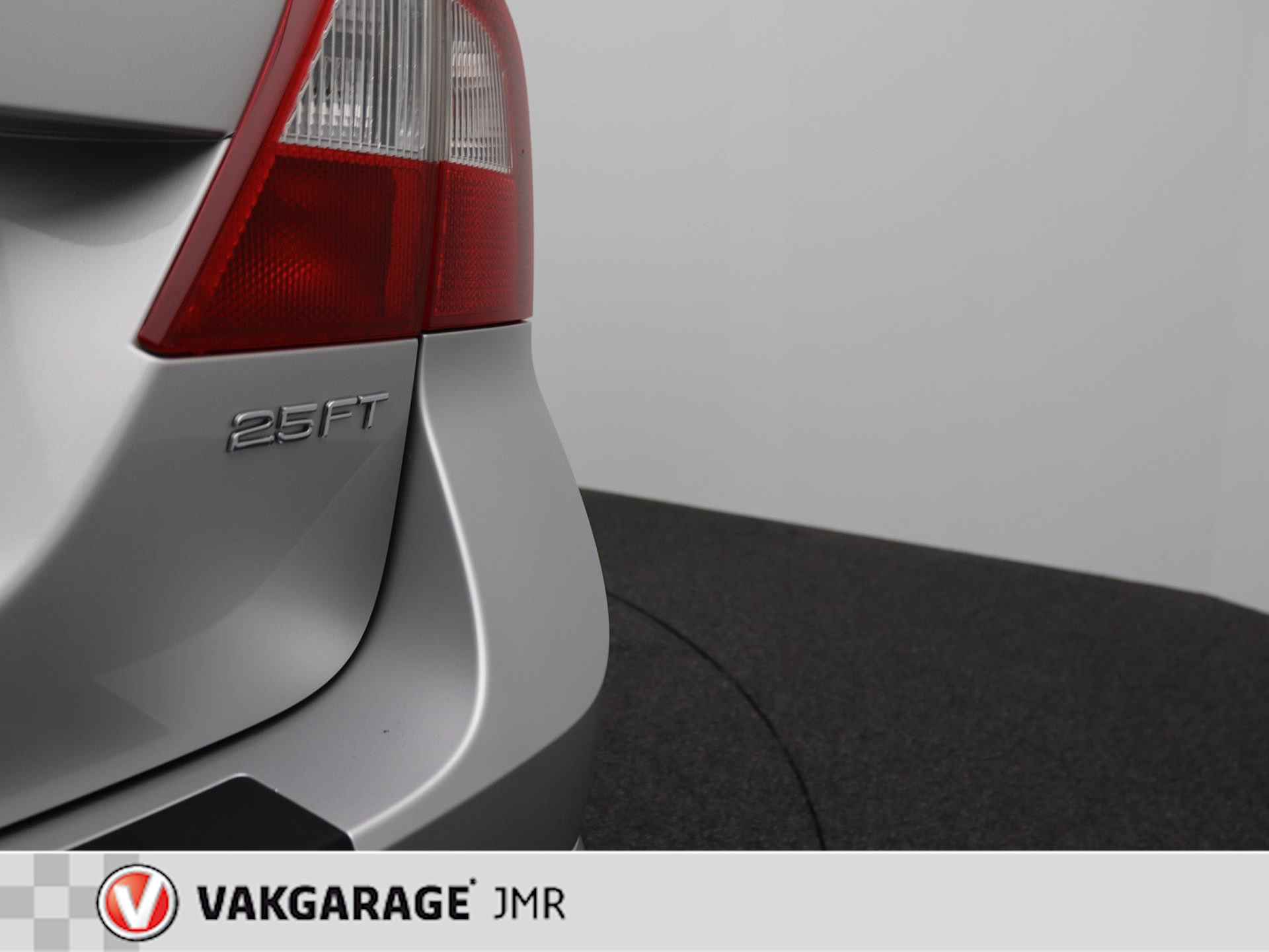 Volvo V70 2.5FT Momentum Youngtimer Trekhaak - PDC Achter - Stoel + Achterbank verwarming - Bluetooth - Climate en Cruise Control - 36/39
