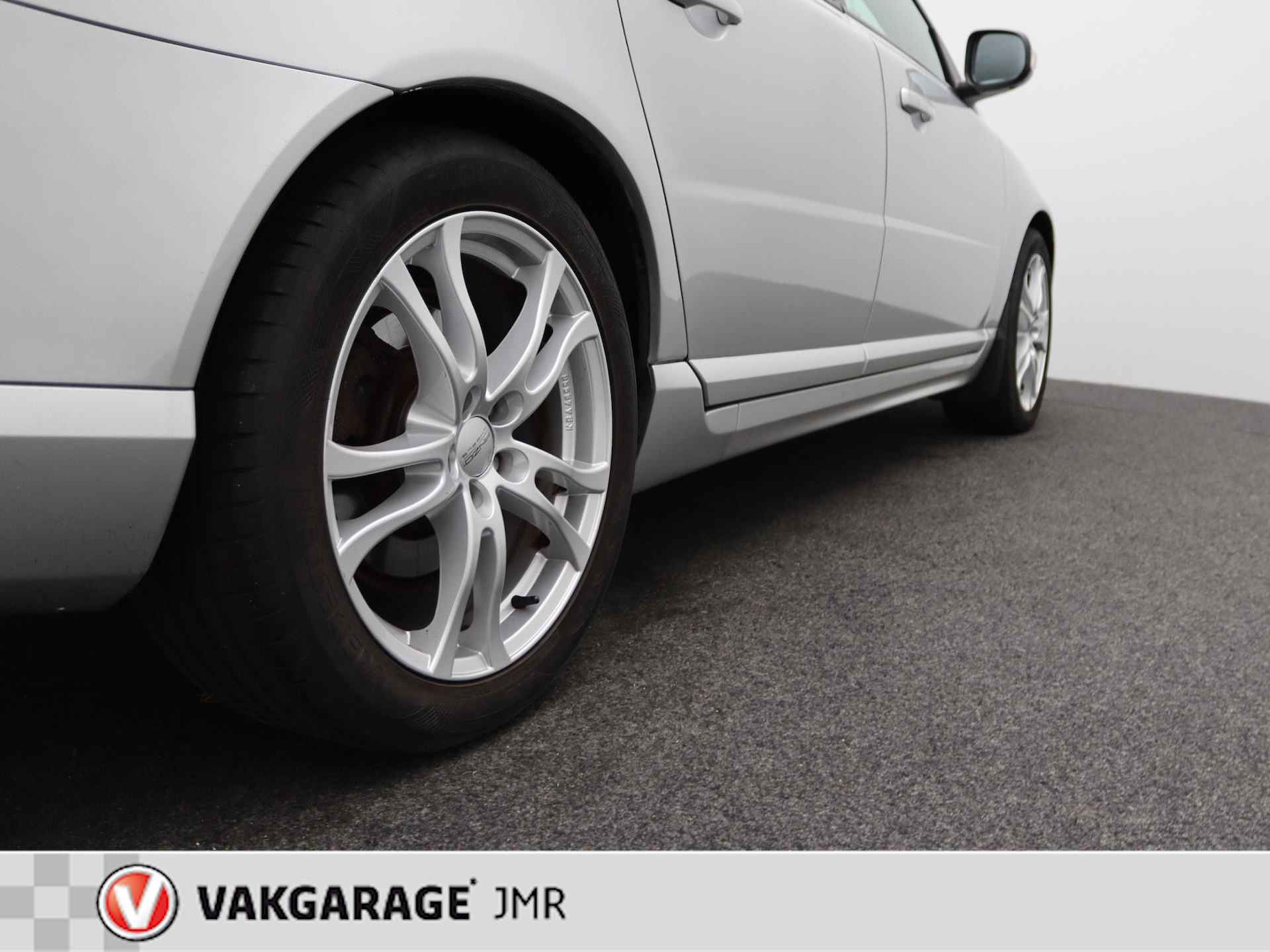 Volvo V70 2.5FT Momentum Youngtimer Trekhaak - PDC Achter - Stoel + Achterbank verwarming - Bluetooth - Climate en Cruise Control - 37/39