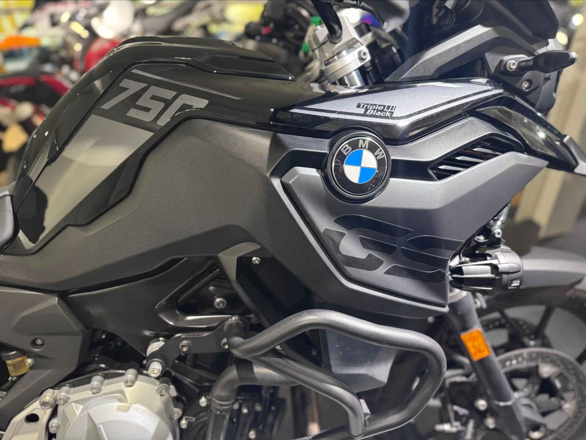 BMW F 750 GS Triple Black - 8/9