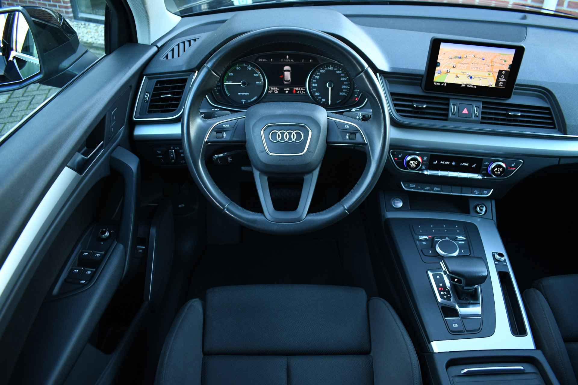 Audi Q5 55 TFSI e 367pk quattro S-Line Trekhaak 20 inch Keyless - 23/71