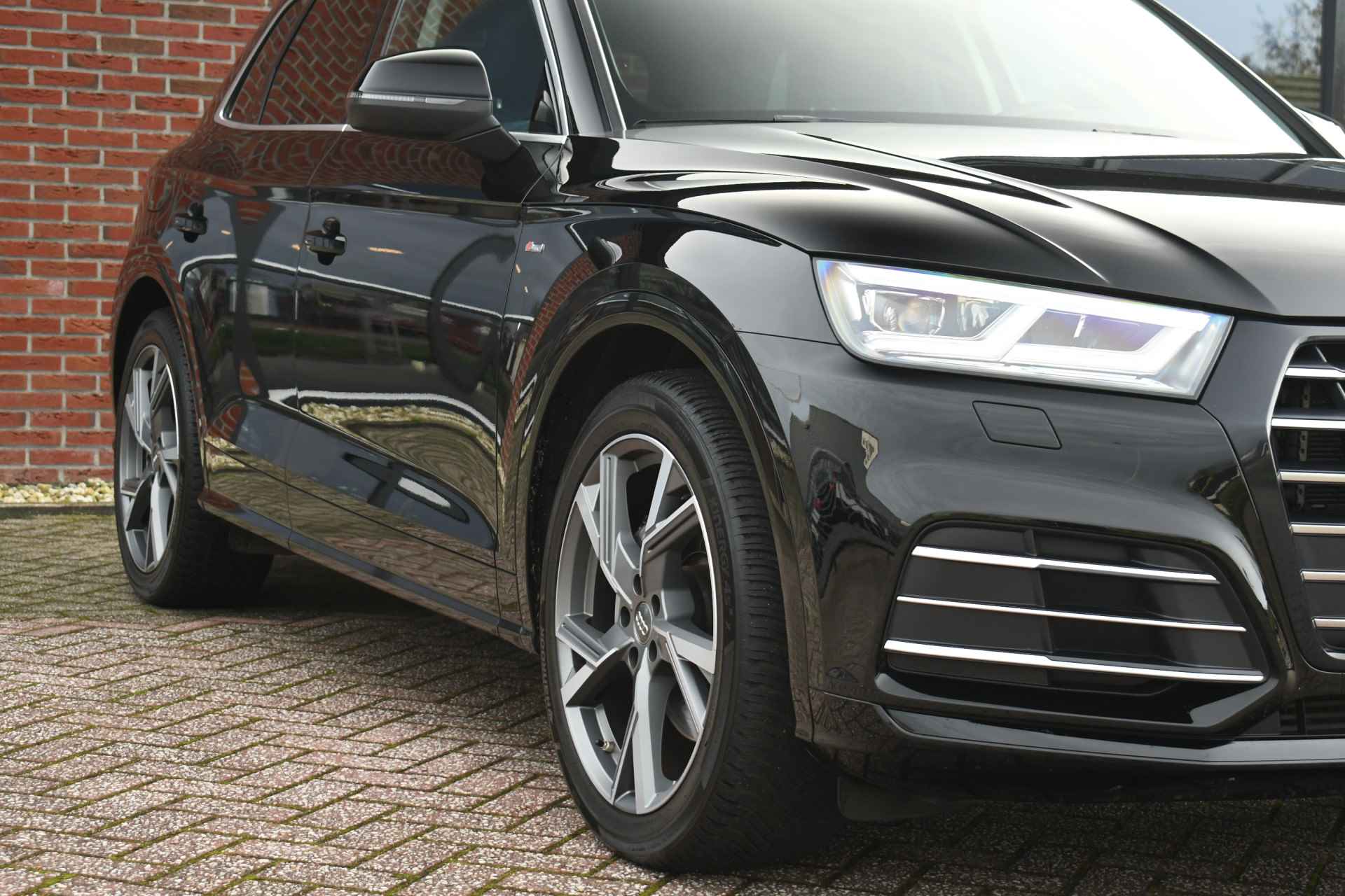 Audi Q5 55 TFSI e 367pk quattro S-Line Trekhaak 20 inch Keyless - 33/71