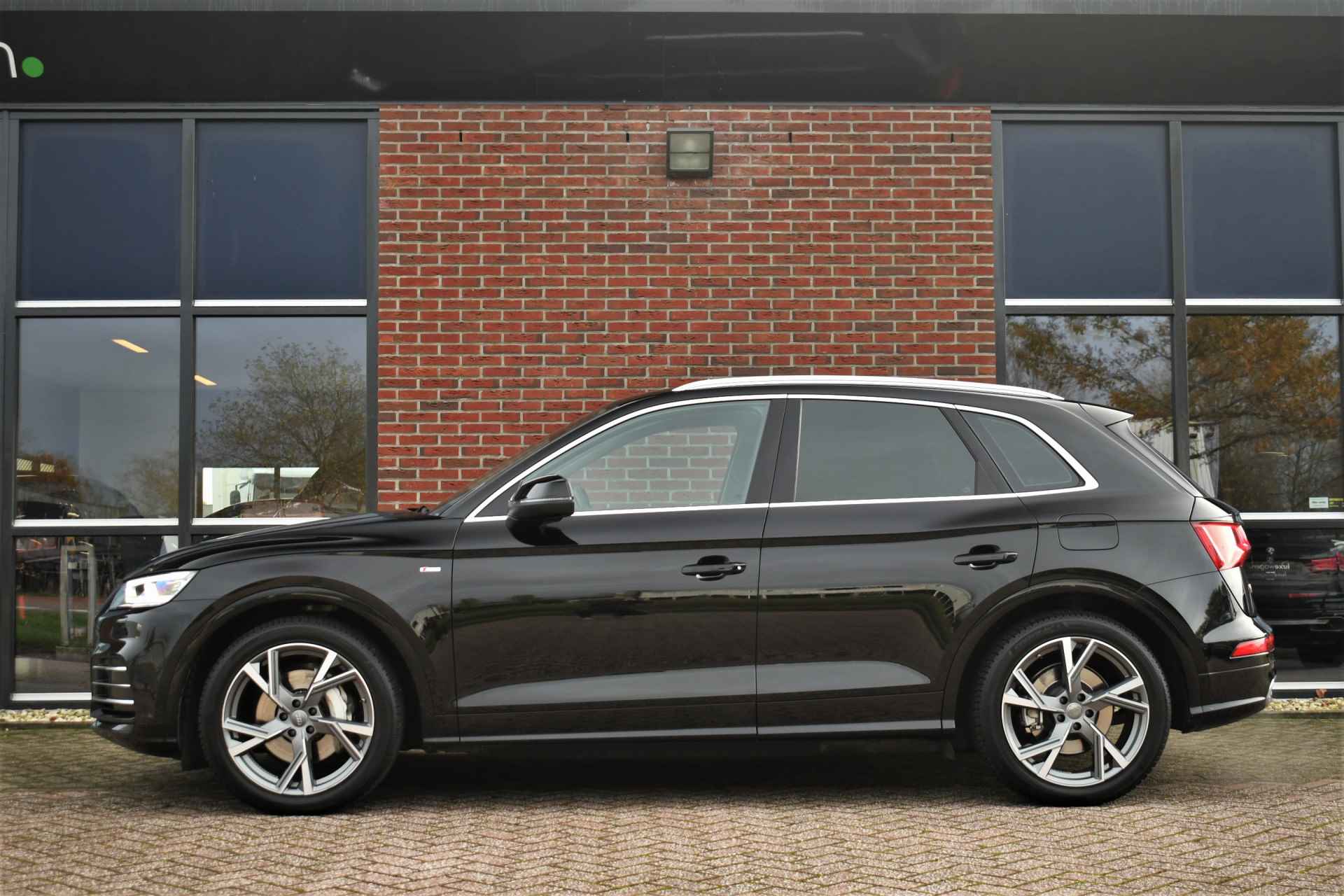 Audi Q5 55 TFSI e 367pk quattro S-Line Trekhaak 20 inch Keyless - 41/71