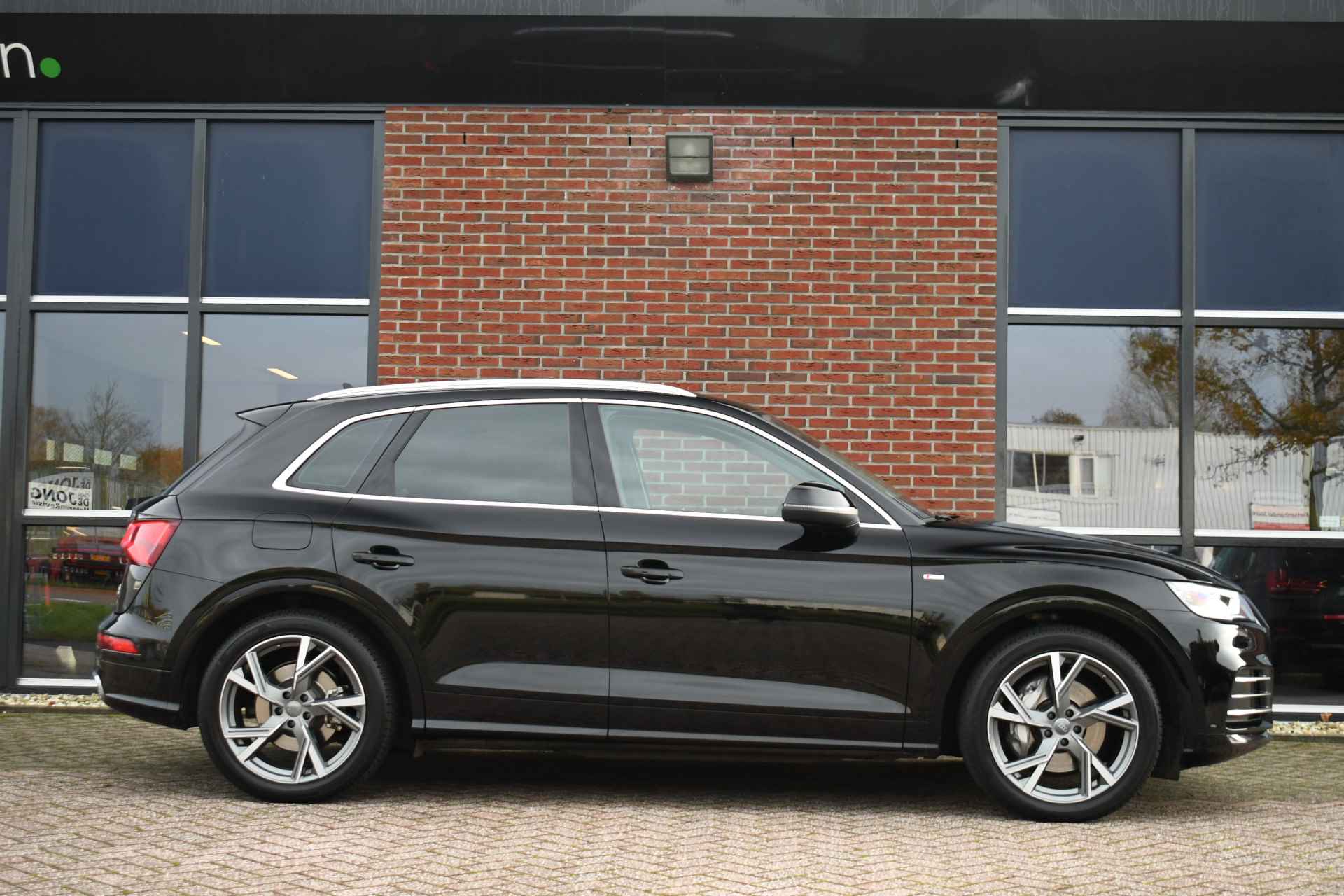 Audi Q5 55 TFSI e 367pk quattro S-Line Trekhaak 20 inch Keyless - 42/71