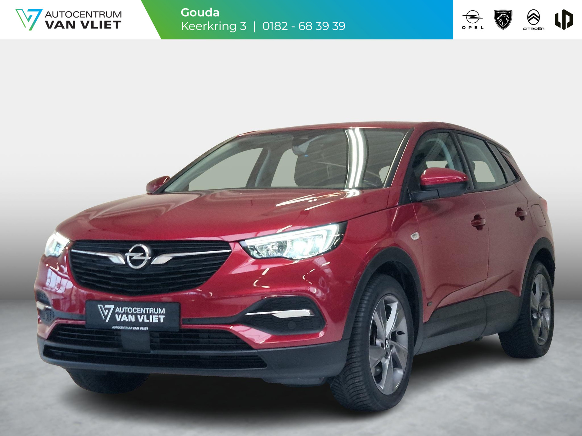 Opel Grandland 1.6 Turbo Hybrid Business Elegance | Navigatie | Parkeersensoren voor en achter | Apple Carplay/Android Auto