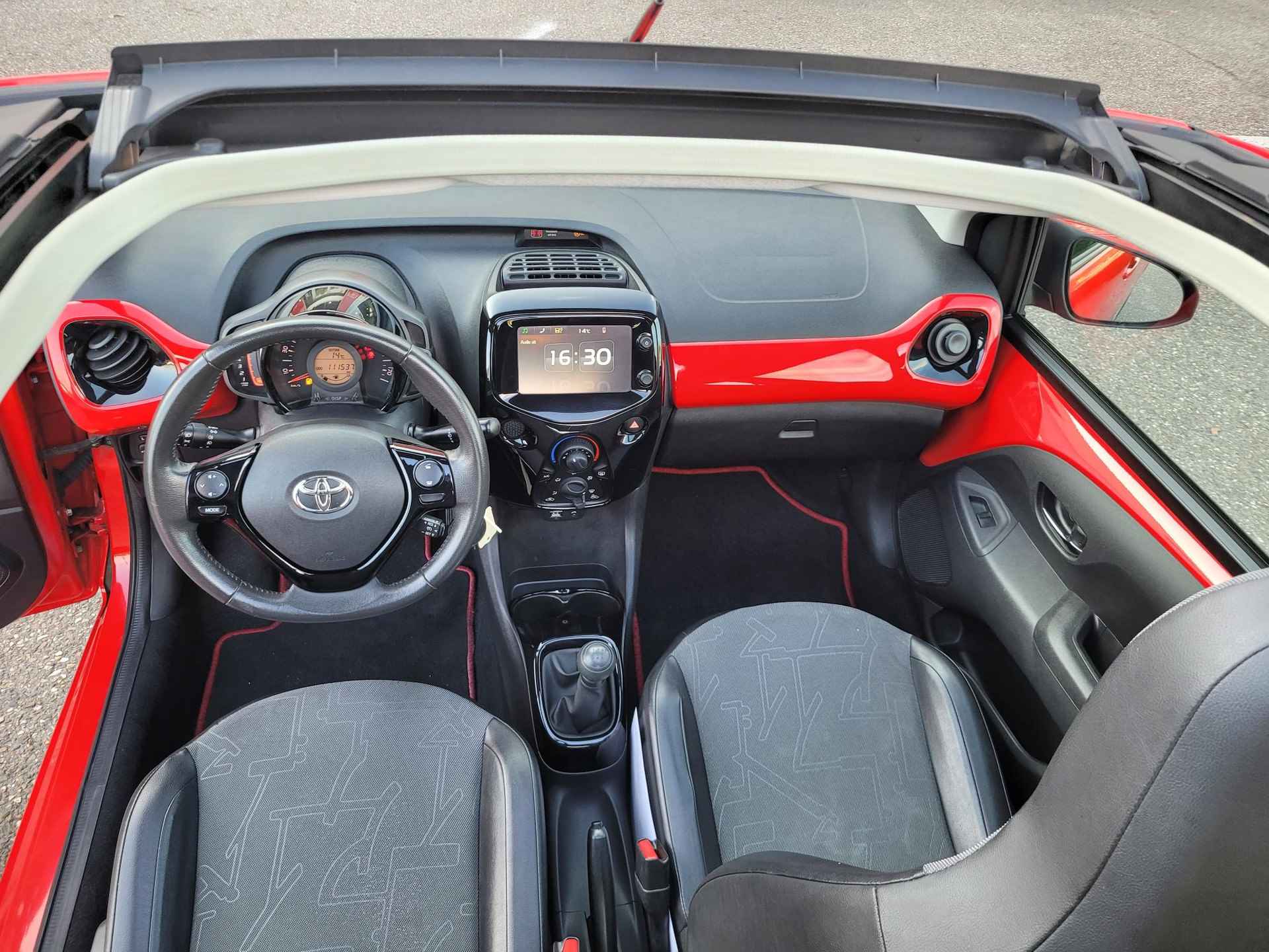 Toyota Aygo 1.0 VVT-i x-wave cabriodak - 22/29