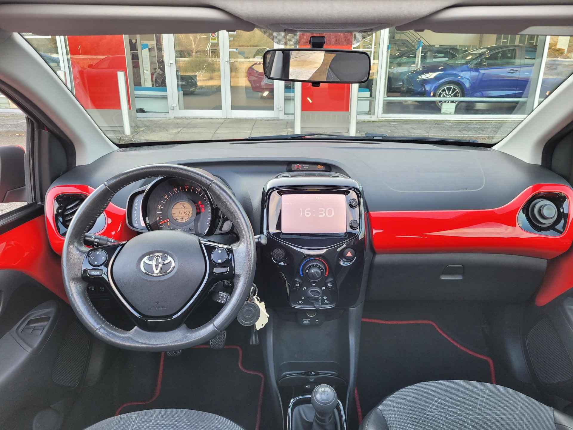 Toyota Aygo 1.0 VVT-i x-wave cabriodak - 26/29