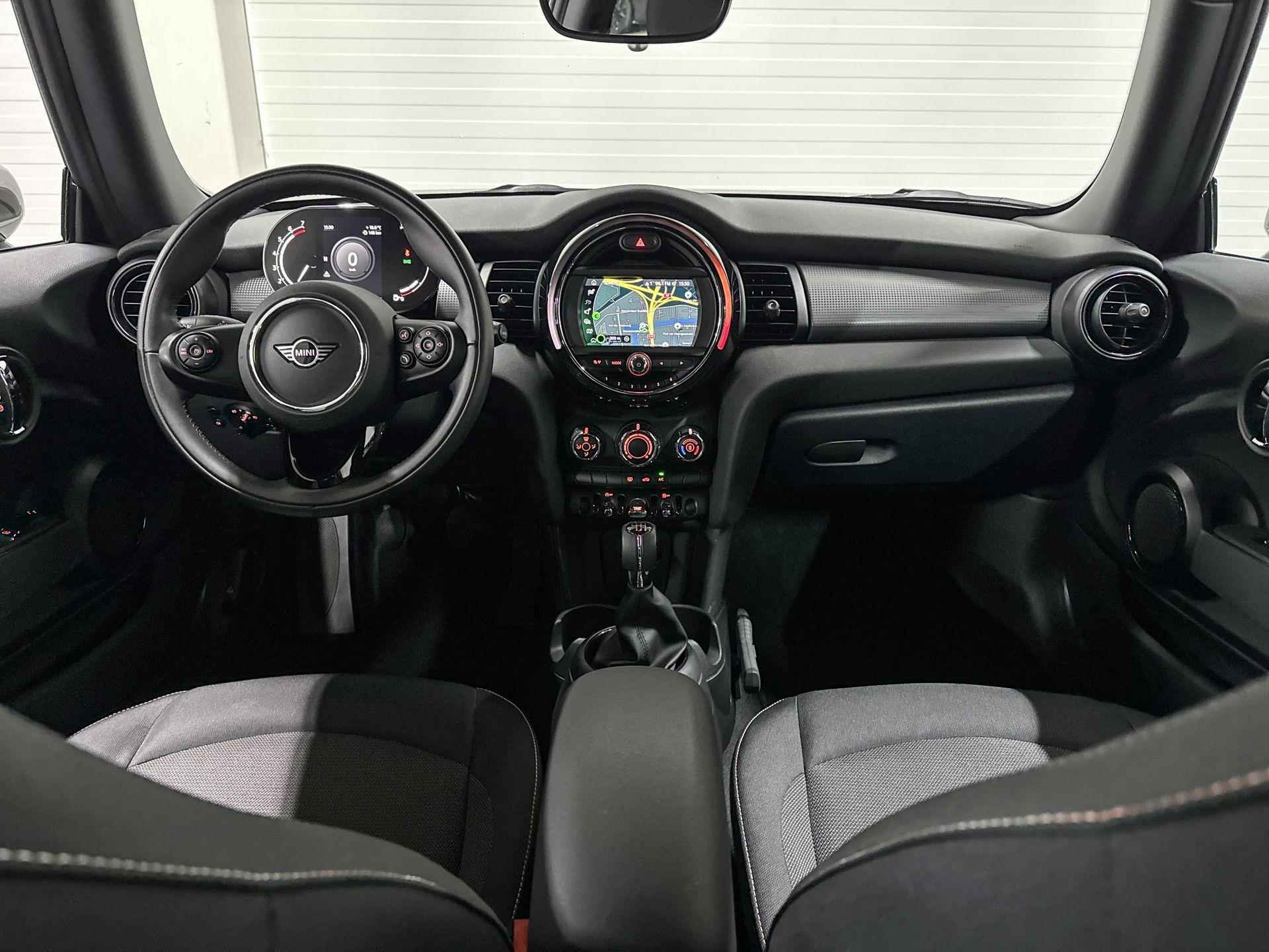 MINI 3-deurs Cooper | Apple CarPlay | 17 inch Tentacle Spoke | Navigatiesysteem - 15/19