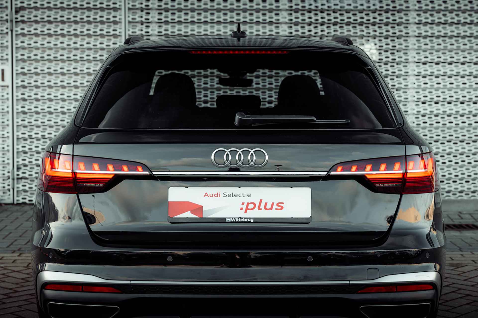 Audi A4 Avant 40 TFSI 190pk S Line Edition | Panoramadak | Navigatie | LED | Virtual Cockpit | Trekhaak | 18" LM velgen - 12/35