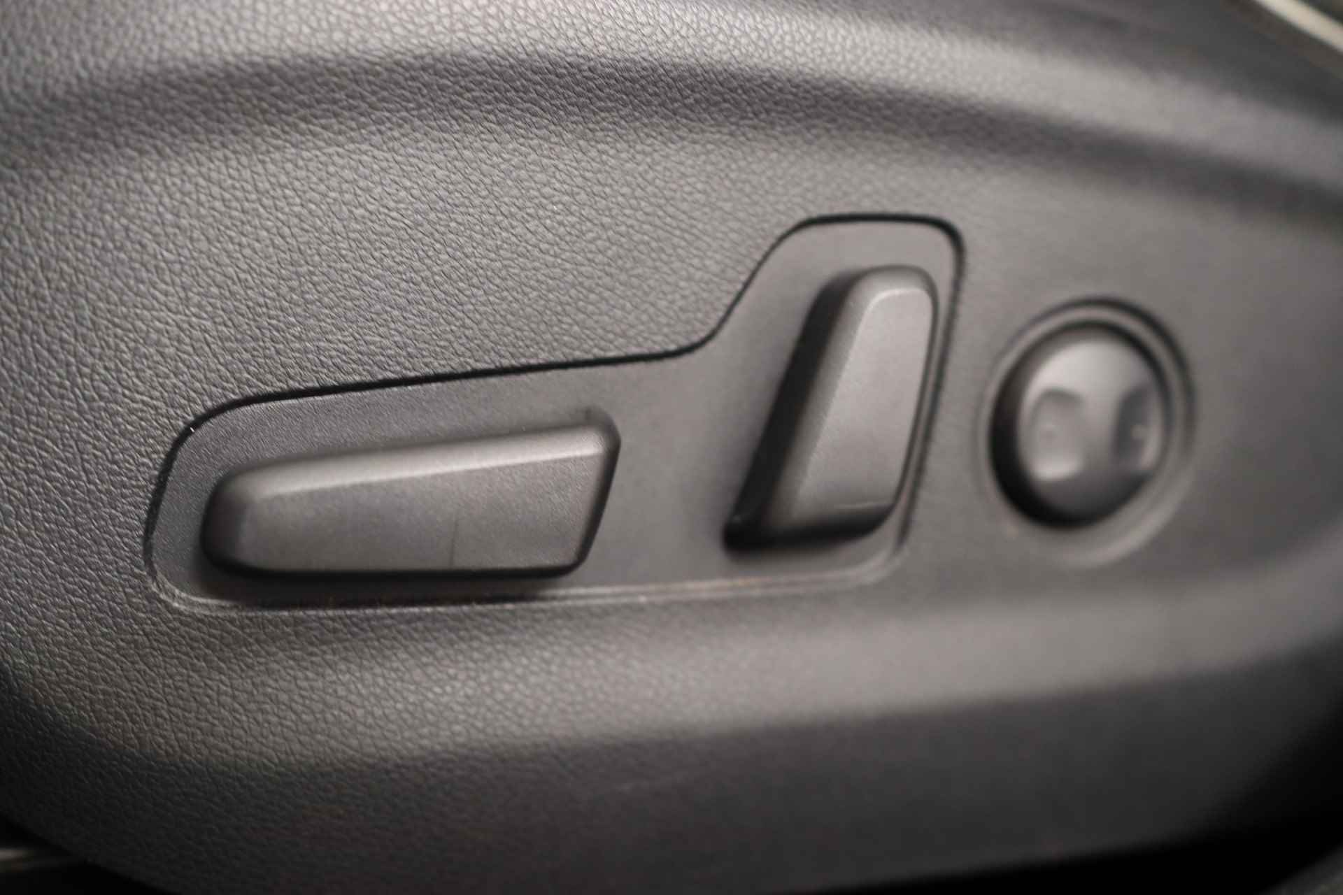 Kia Sportage 1.6 T-GDI 4WD GT-Line PlusLine | Dealer Onderhouden! | Xenon | Trekhaak | Navi | Leder | Open Dak | Keyless | Camera | BLIS | DA - 22/42