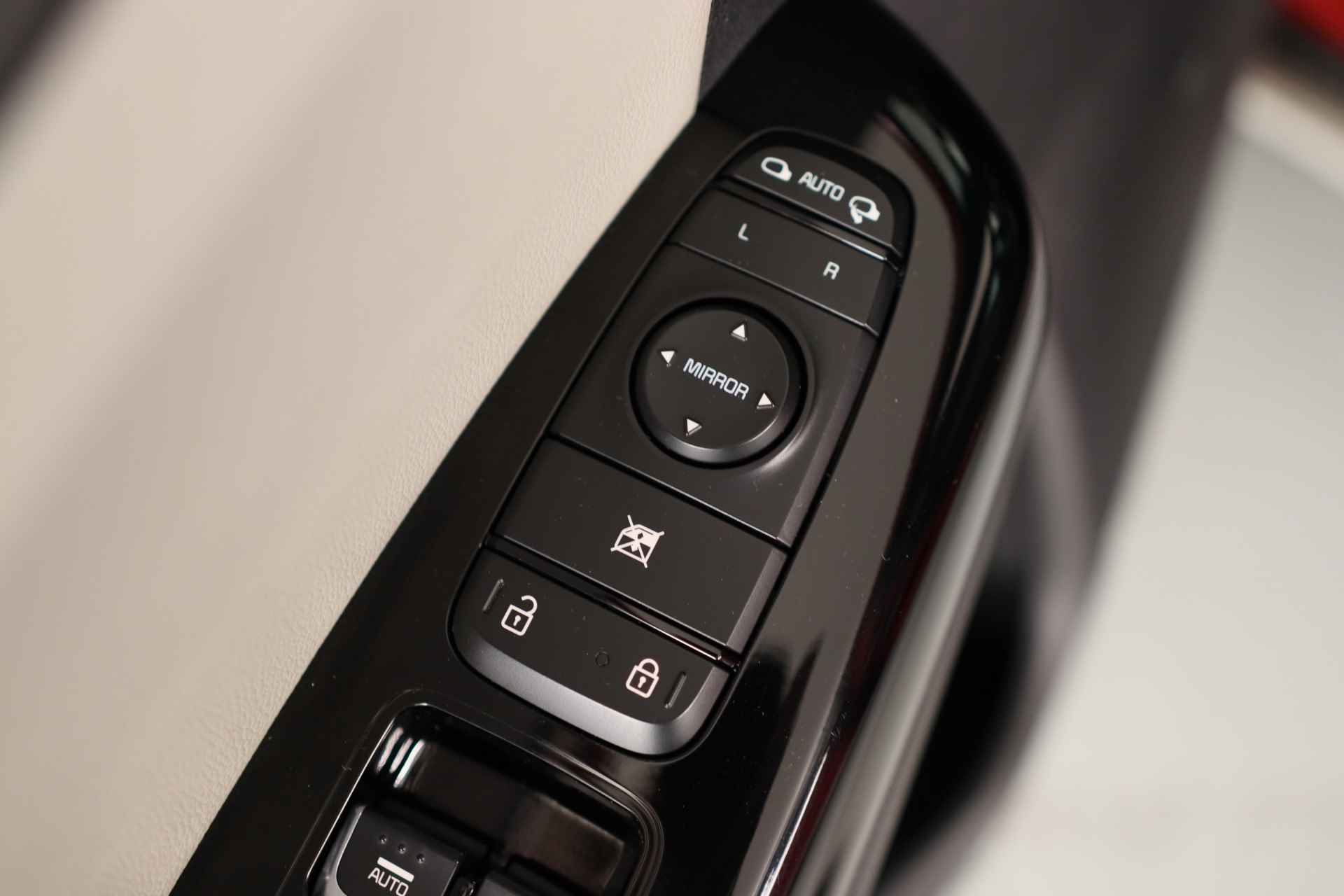 Kia Sportage 1.6 T-GDI 4WD GT-Line PlusLine | Dealer Onderhouden! | Xenon | Trekhaak | Navi | Leder | Open Dak | Keyless | Camera | BLIS | DA - 26/42