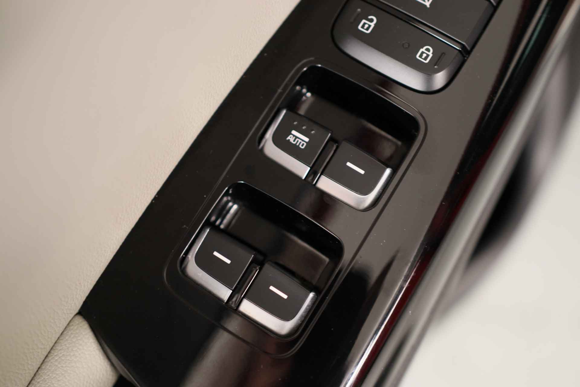 Kia Sportage 1.6 T-GDI 4WD GT-Line PlusLine | Dealer Onderhouden! | Xenon | Trekhaak | Navi | Leder | Open Dak | Keyless | Camera | BLIS | DA - 27/42
