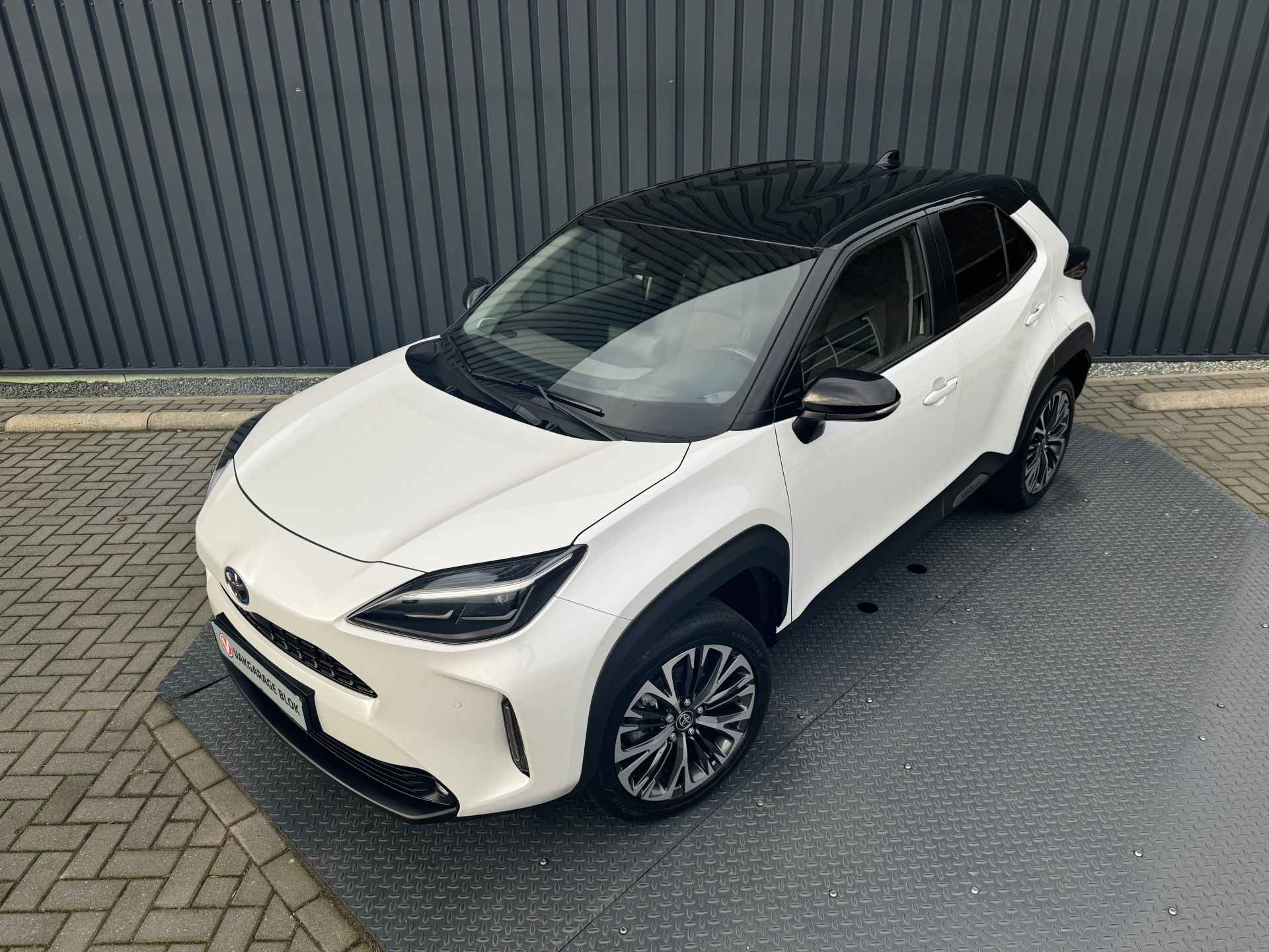 Toyota Yaris Cross 1.5 Hybrid Executive / Bi tone | 1ste particuliere eigenaar | 10 jr GARANTIE | Rijklaar!! - 3/36