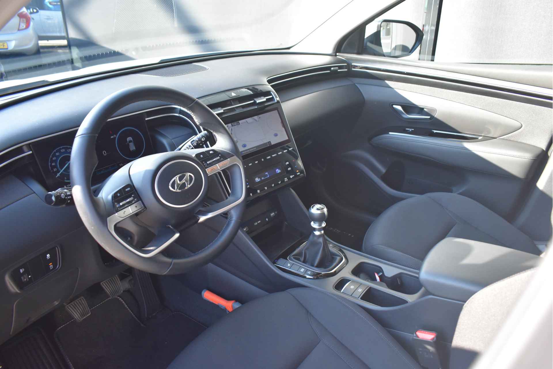 Hyundai Tucson 1.6 T-GDI MHEV Comfort 150pk | Navigatie | Trekhaak | AllSeason | Stoelverwarming | Climate Control | Full-LED | Dealeronderhoud - 7/48