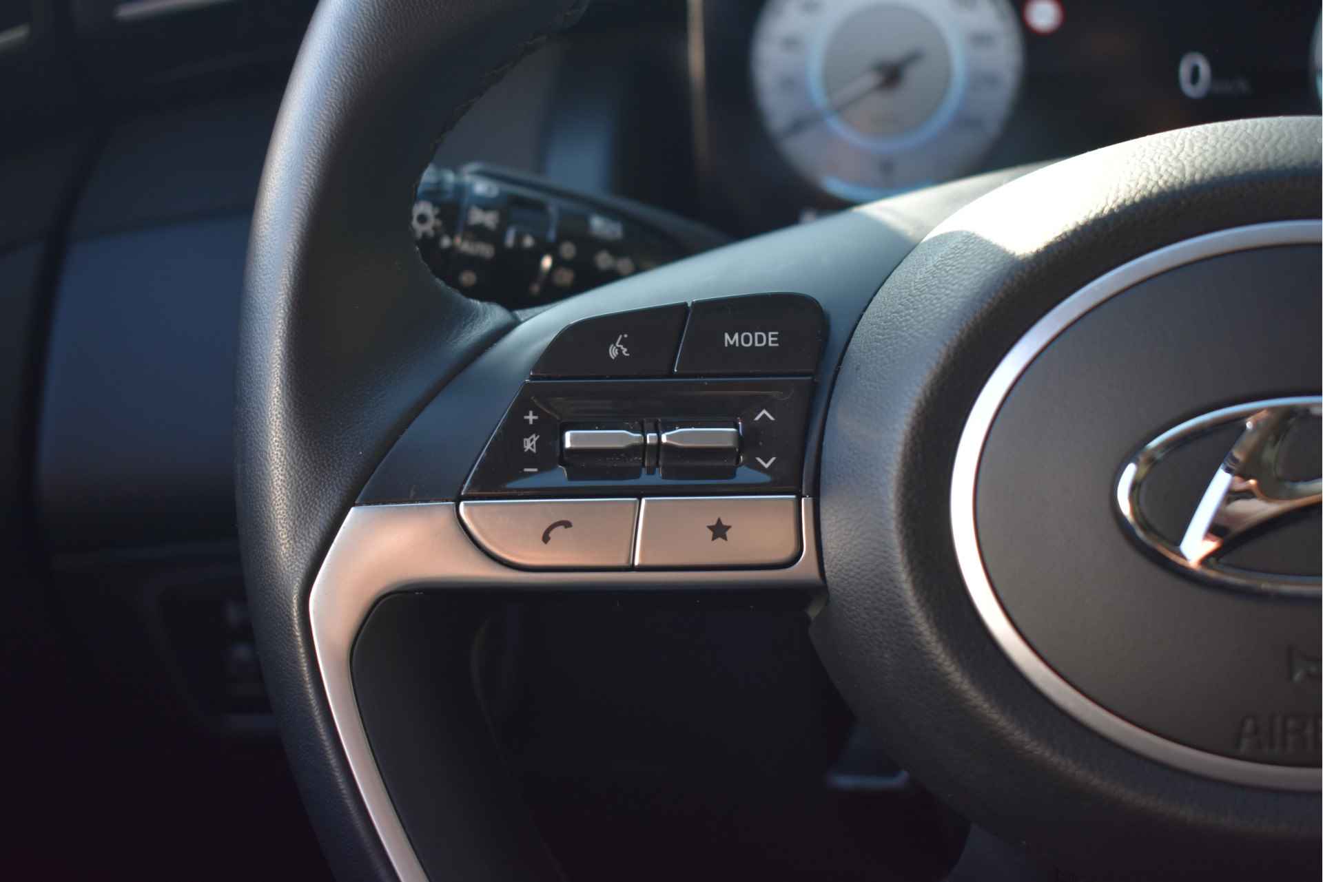 Hyundai Tucson 1.6 T-GDI MHEV Comfort 150pk | Navigatie | Trekhaak | AllSeason | Stoelverwarming | Climate Control | Full-LED | Dealeronderhoud - 20/48