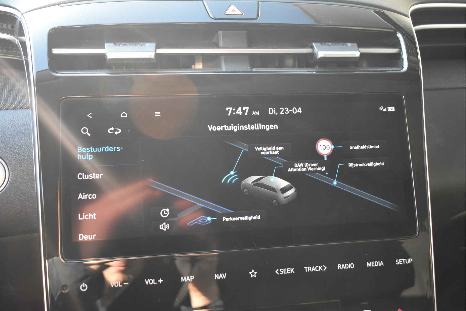 Hyundai Tucson 1.6 T-GDI MHEV Comfort 150pk | Navigatie | Trekhaak | AllSeason | Stoelverwarming | Climate Control | Full-LED | Dealeronderhoud - 34/48