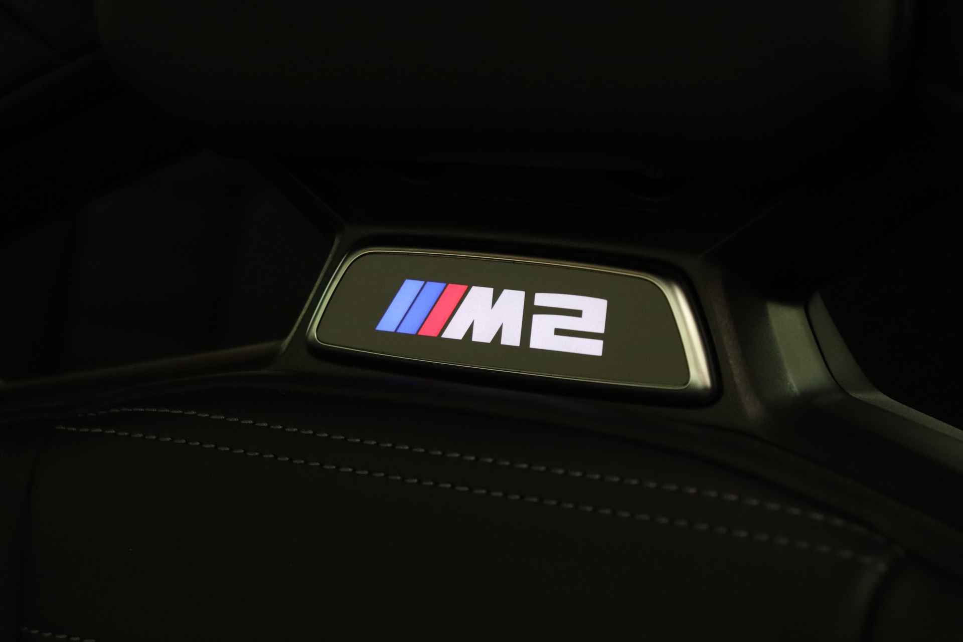 BMW 2 Serie Coupé M2 Automaat / M Drive Professional / M Carbon kuipstoelen / Adaptief M Onderstel / Harman Kardon / M Compound remsysteem Rot / Parking Assistant - 9/83