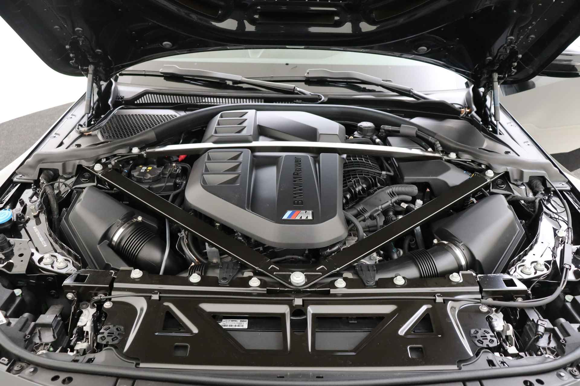 BMW 2 Serie Coupé M2 Automaat / M Drive Professional / M Carbon kuipstoelen / Adaptief M Onderstel / Harman Kardon / M Compound remsysteem Rot / Parking Assistant - 82/83