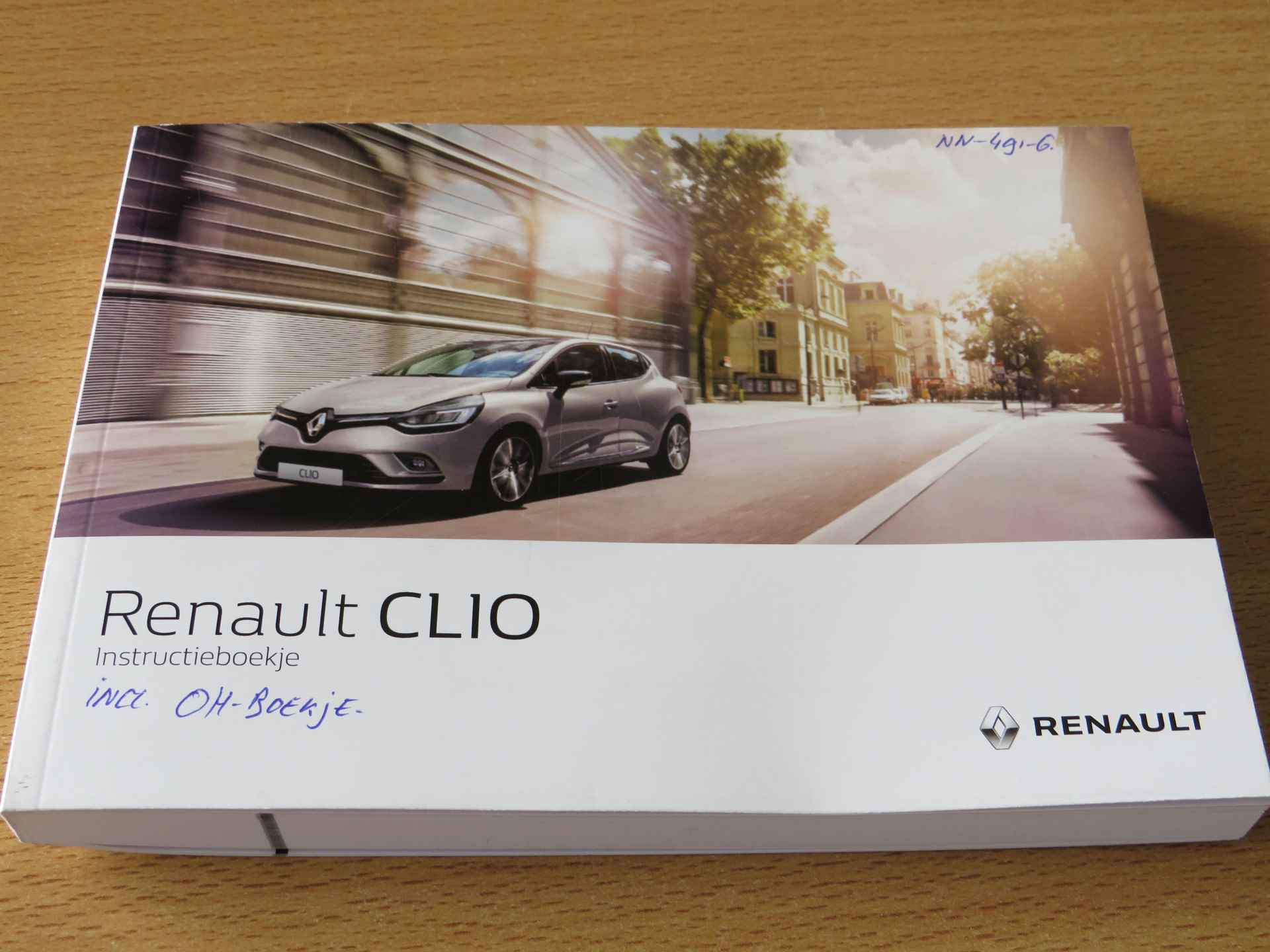 Renault Clio Estate 1.5 dCi Ecoleader Zen 90PK | Clima-Airco | Cruise controle | Parkeersensoren | Incl. BOVAG Garantie | Euro-6 | - 35/37