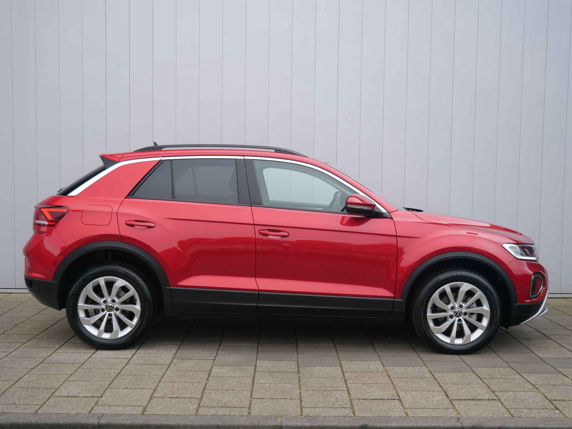 Volkswagen T-Roc 1.0 TSI 110pk Life Apple Carplay / DAB / PDC - 3/38