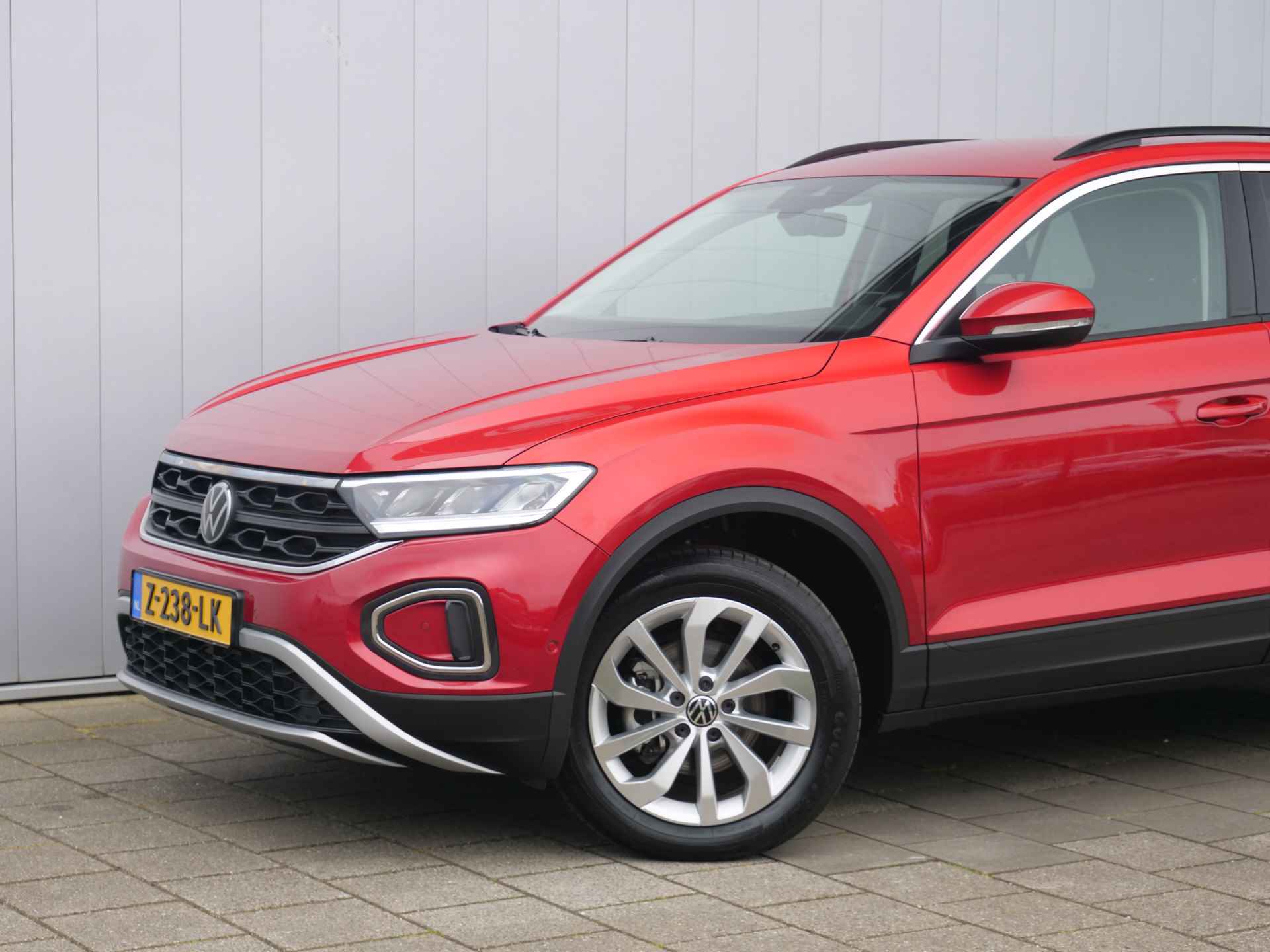 Volkswagen T-Roc 1.0 TSI 110pk Life Apple Carplay / DAB / PDC - 15/38