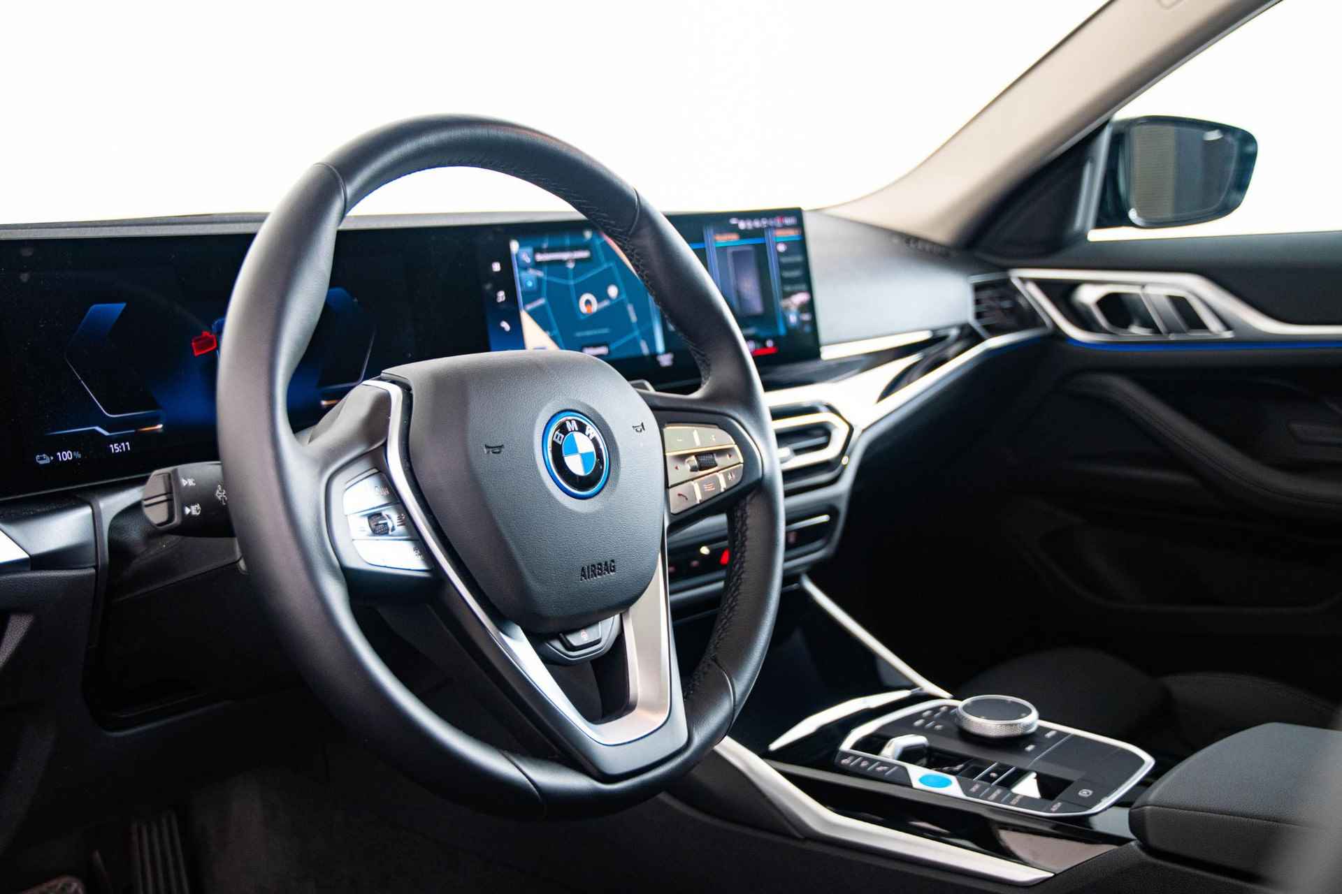 BMW i4 eDrive35 High Executive 70 kWh Trekhaak - Schuifdak - Parking Assistant Plus - Driving Assistant Pro - Comfort Access - Laserlight - HiFi System - - 12/56