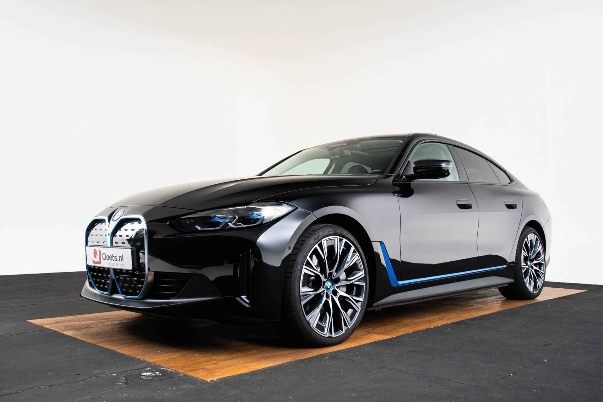 BMW i4 eDrive35 High Executive 70 kWh Trekhaak - Schuifdak - Parking Assistant Plus - Driving Assistant Pro - Comfort Access - Laserlight - HiFi System - - 43/56