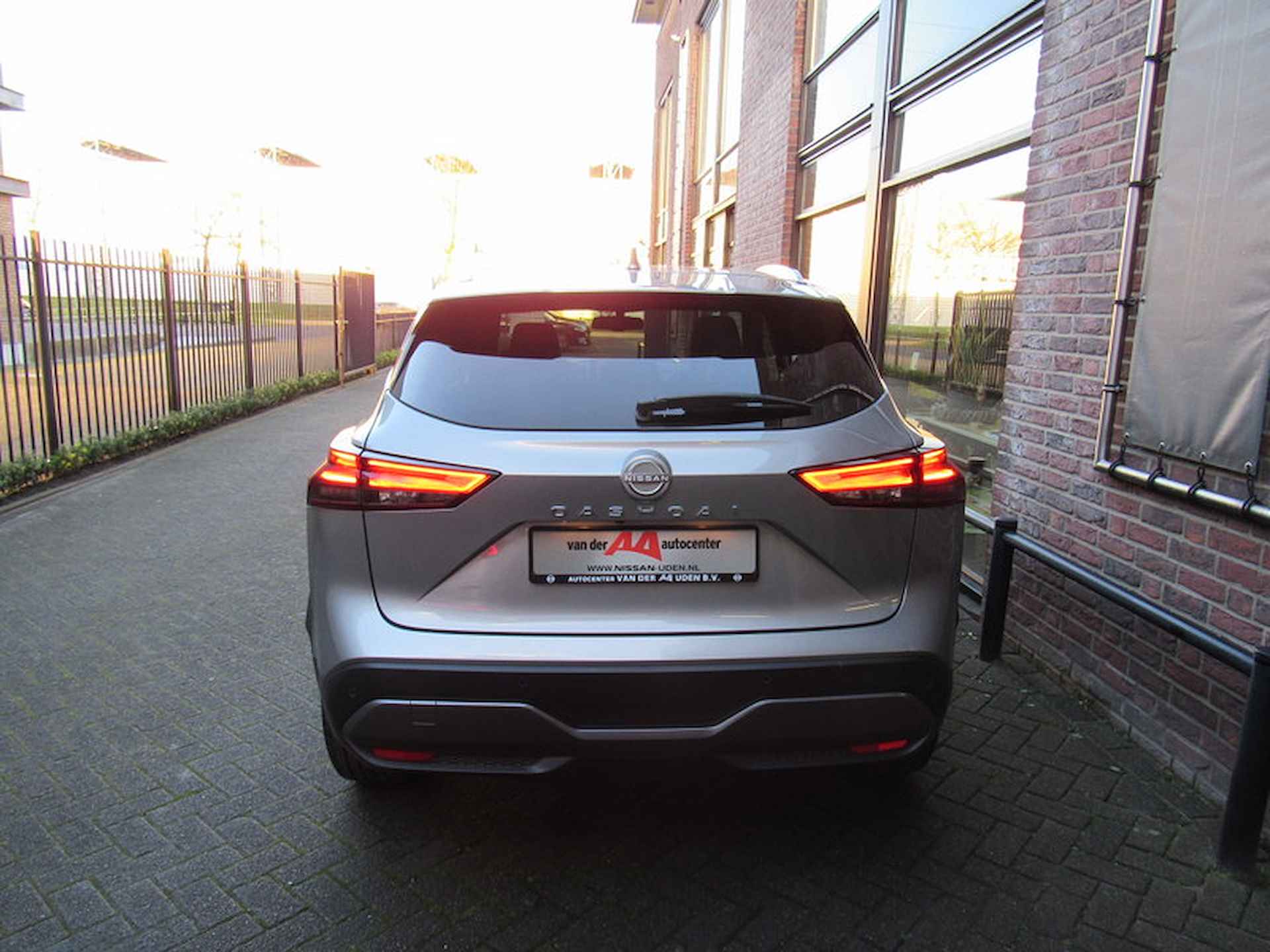 Nissan Qashqai 1.3 Mild-Hybrid 158pk Xtronic Tekna Navigatie / Adapt cruise control / 360 Camera / Pdc / Panorama dak / Head up display / El stoelen / Cold pack - 6/35