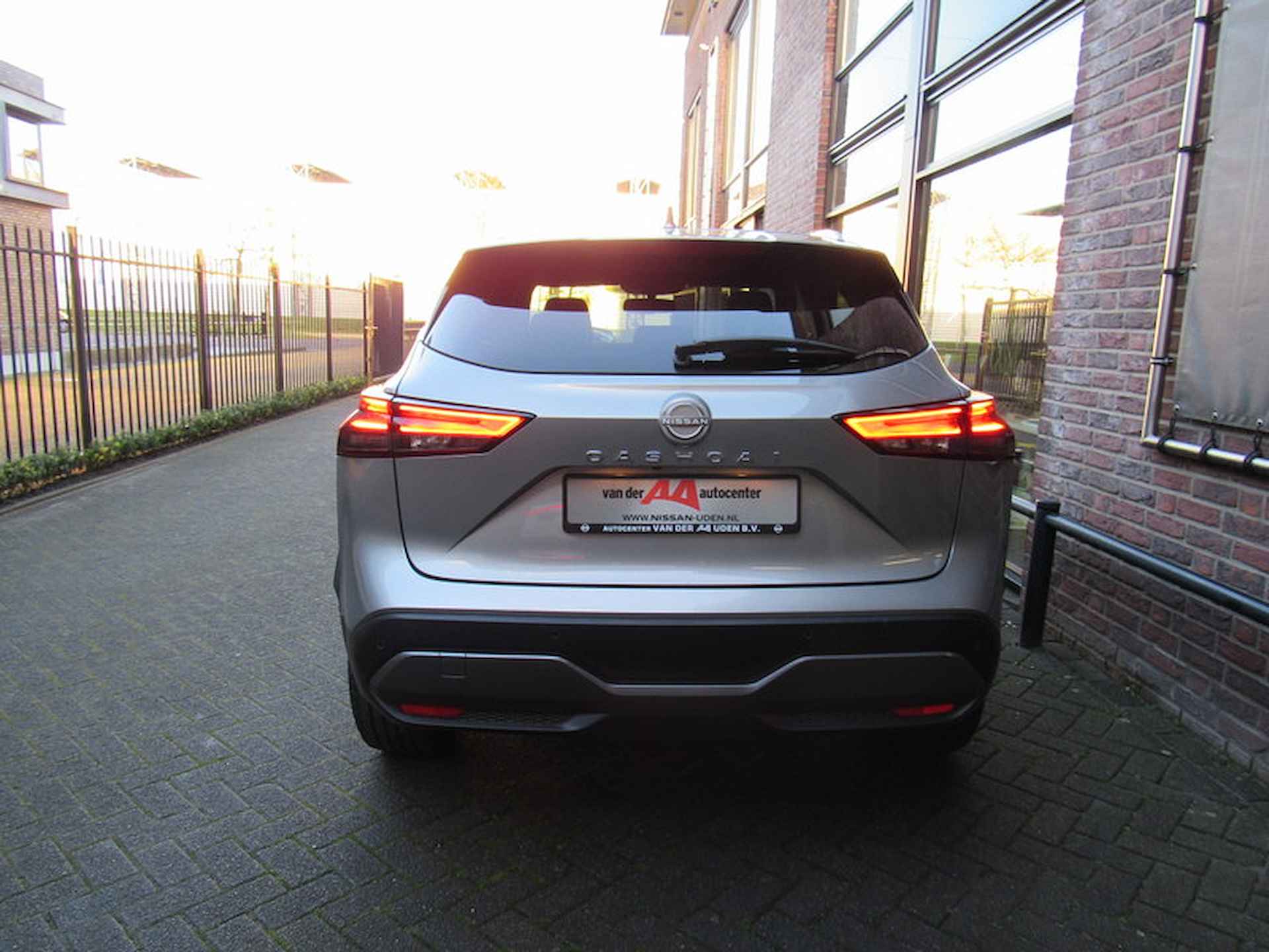 Nissan Qashqai 1.3 Mild-Hybrid 158pk Xtronic Tekna Navigatie / Adapt cruise control / 360 Camera / Pdc / Panorama dak / Head up display / El stoelen / Cold pack - 7/35