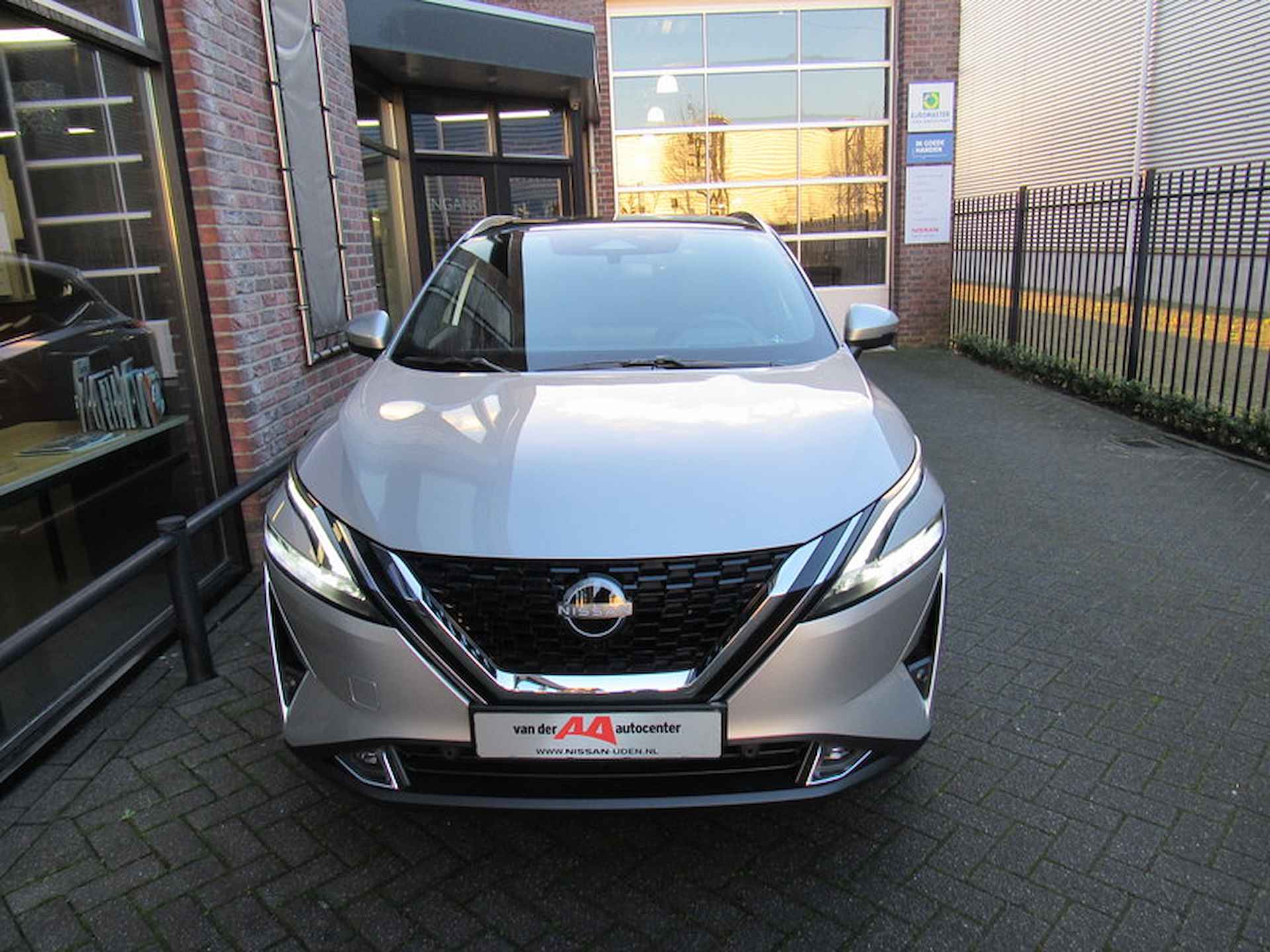 Nissan Qashqai 1.3 Mild-Hybrid 158pk Xtronic Tekna Navigatie / Adapt cruise control / 360 Camera / Pdc / Panorama dak / Head up display / El stoelen / Cold pack - 8/35