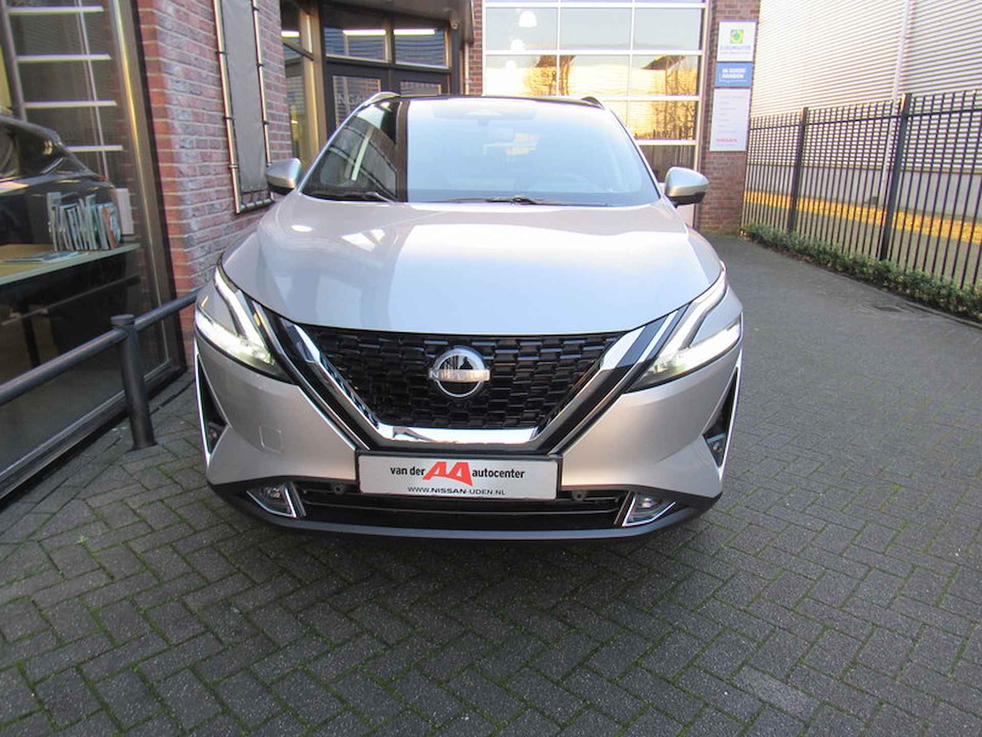 Nissan Qashqai 1.3 Mild-Hybrid 158pk Xtronic Tekna Navigatie / Adapt cruise control / 360 Camera / Pdc / Panorama dak / Head up display / El stoelen / Cold pack - 9/35