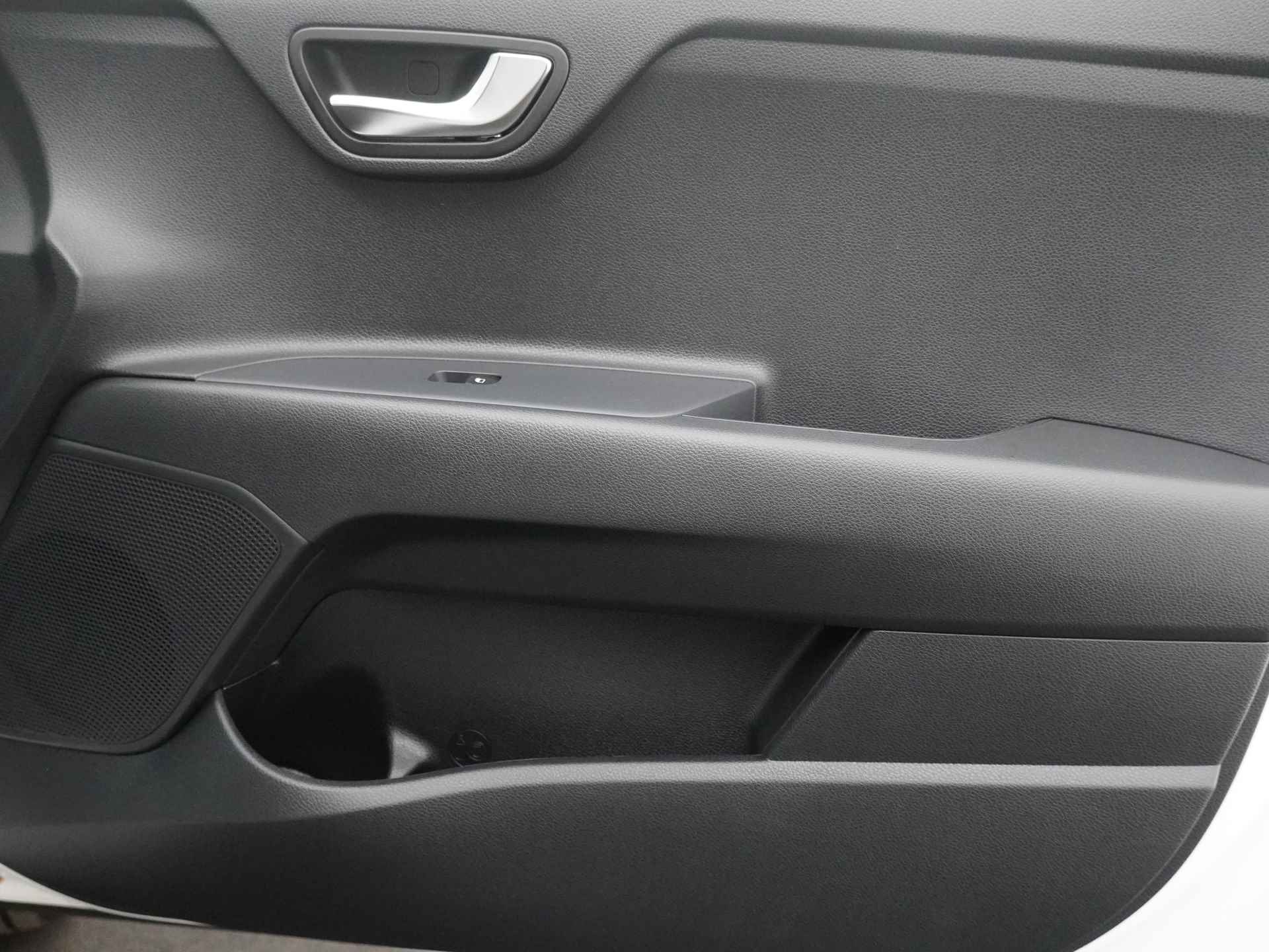 Kia Stonic 1.0 T-GDi MHEV DynamicPlusLine * Nieuw diverse kleuren uit voorraad leverbaar * - Cruise Control - Keyless - Apple CarPlay/Android Auto - Achteruitrijcamera - Parkeersensoren - Fabrieksgarantie tot 2031 - 45/48