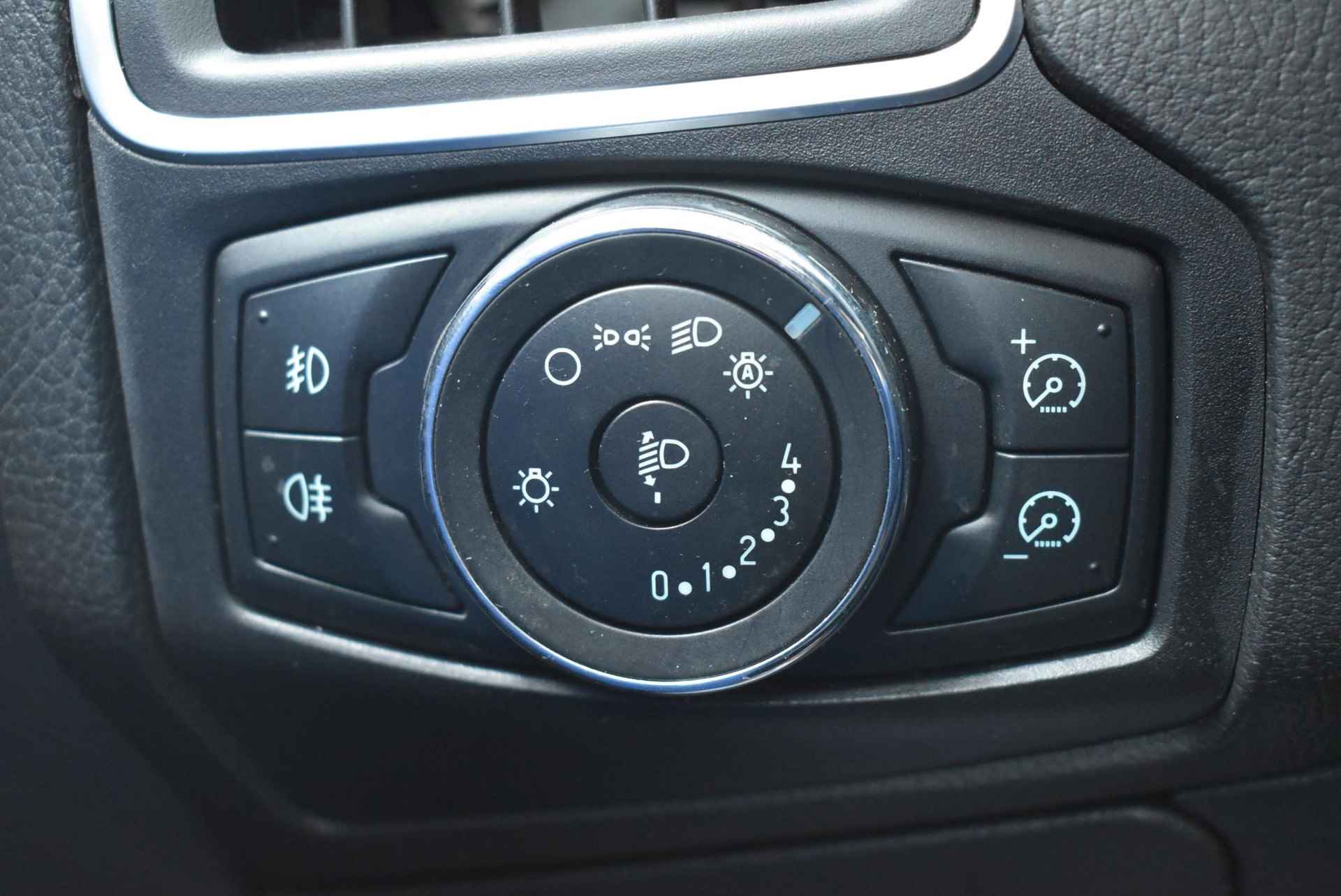 Ford Focus 1.6 TI-VCT Titanium | Navi| Bluetooth | Trekhaak | Climate Control | PDC | Cruise Control | Voorruitverwarming - 8/20