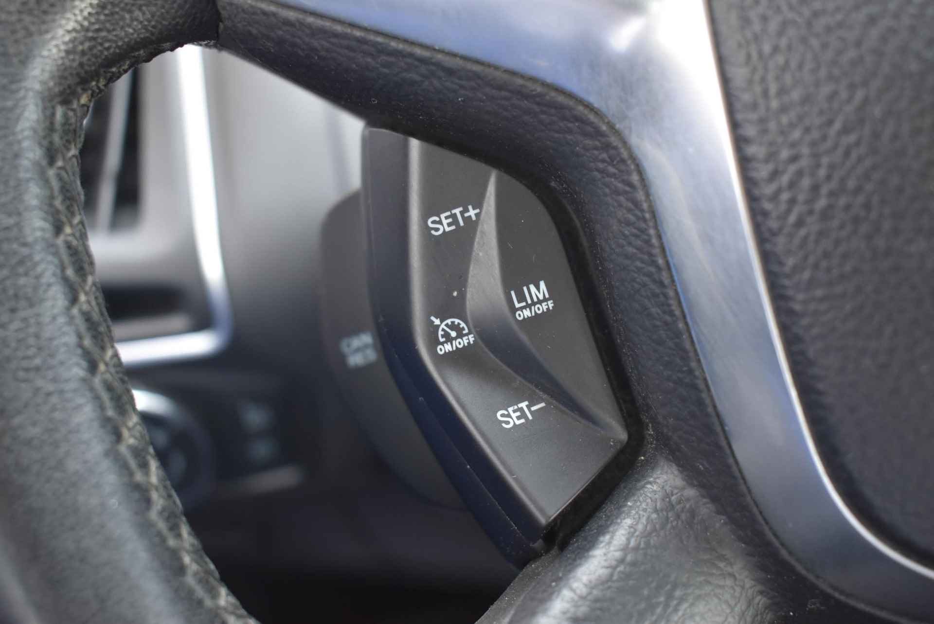 Ford Focus 1.6 TI-VCT Titanium | Navi| Bluetooth | Trekhaak | Climate Control | PDC | Cruise Control | Voorruitverwarming - 10/20