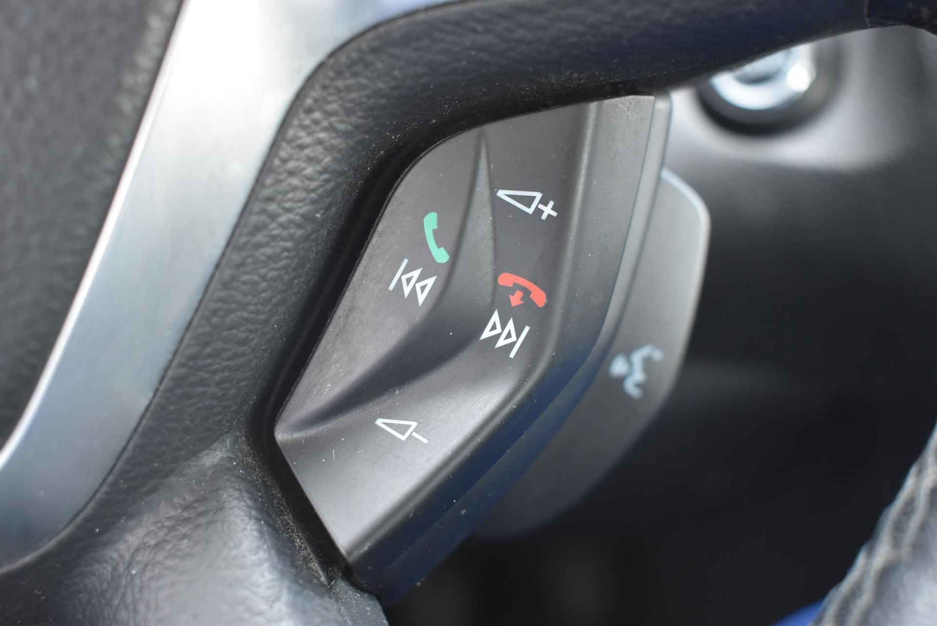 Ford Focus 1.6 TI-VCT Titanium | Navi| Bluetooth | Trekhaak | Climate Control | PDC | Cruise Control | Voorruitverwarming - 11/20