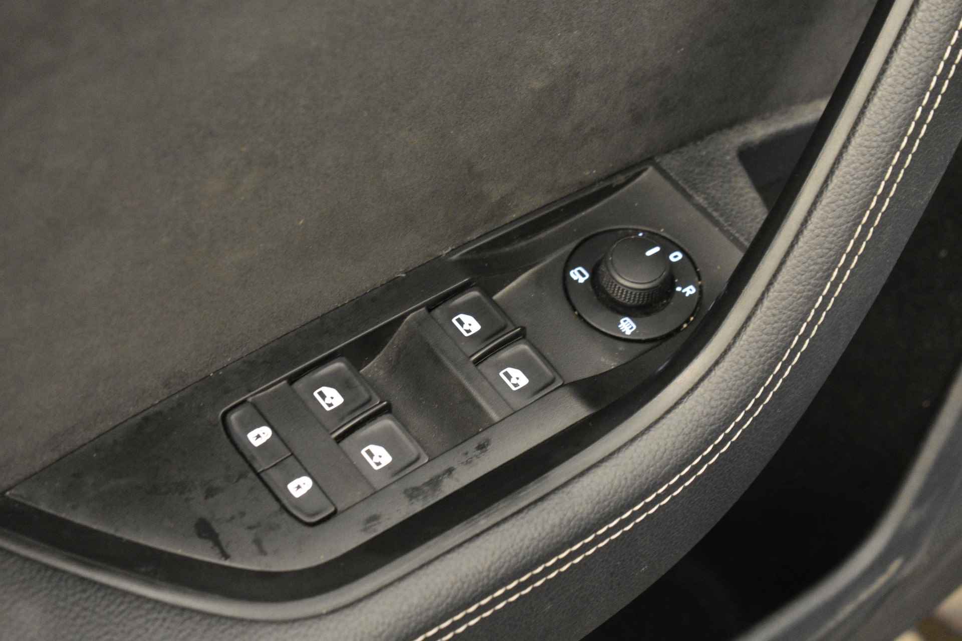 Škoda Superb iV 218PK Sportline RSi Seats Camera El Trekh+Aklep 19” - 32/43