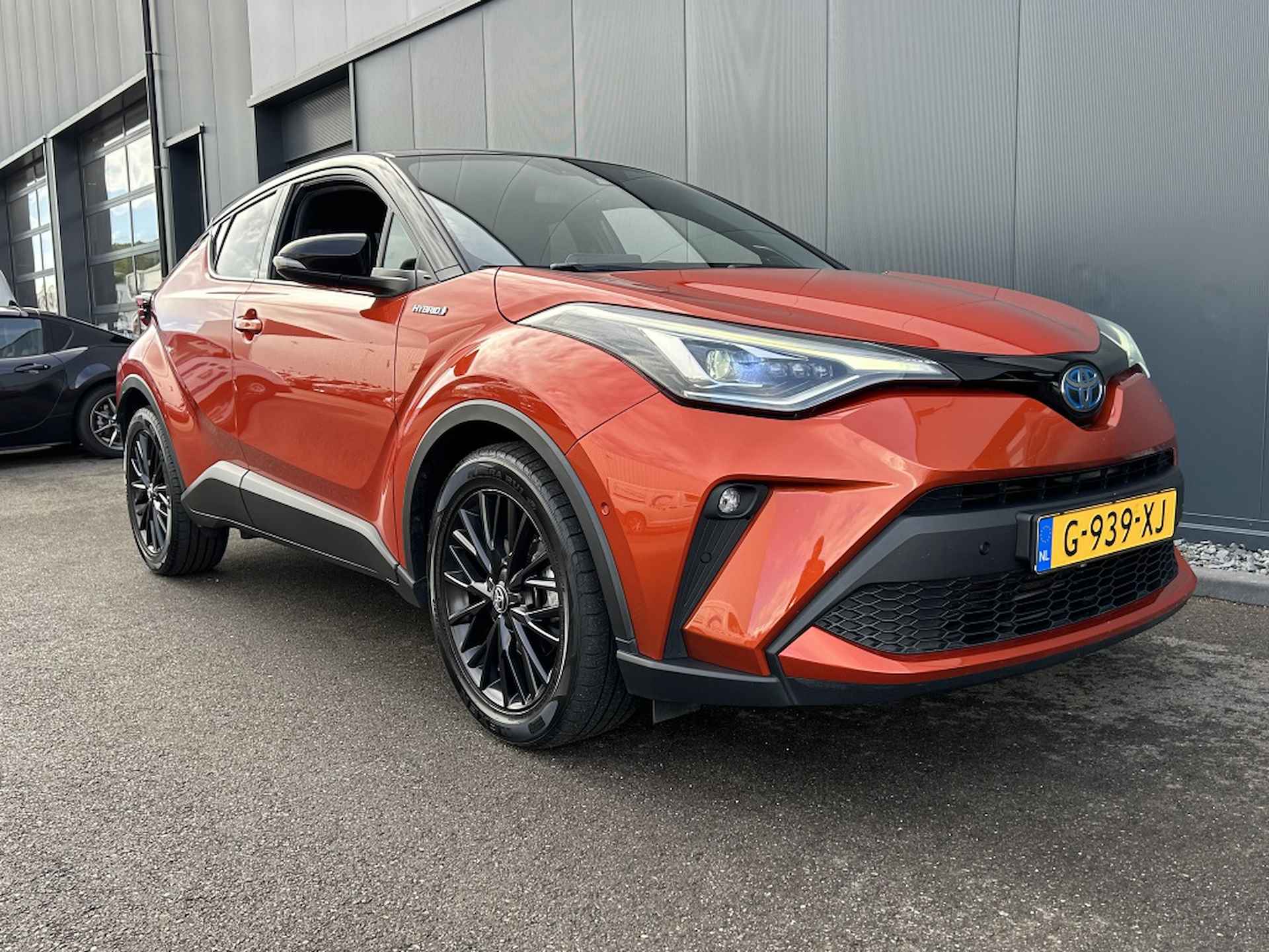 Toyota C-HR 2.0 Hybrid Launch Edition - 4/33