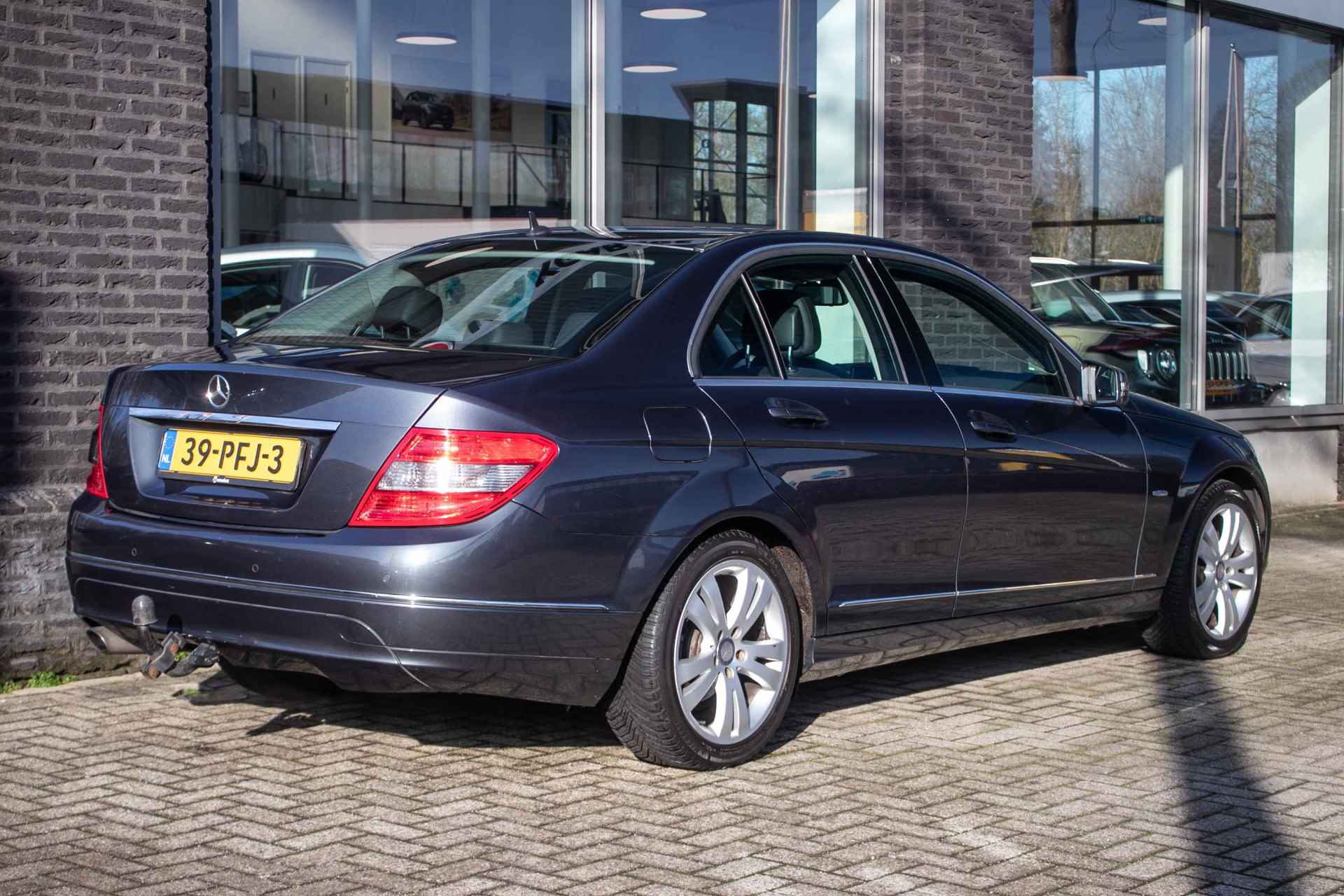 Mercedes-Benz C-Klasse 180 CGI BlueEFFICIENCY Business Class Avantgarde - All in rijklrprs | trekhaak - 3/38