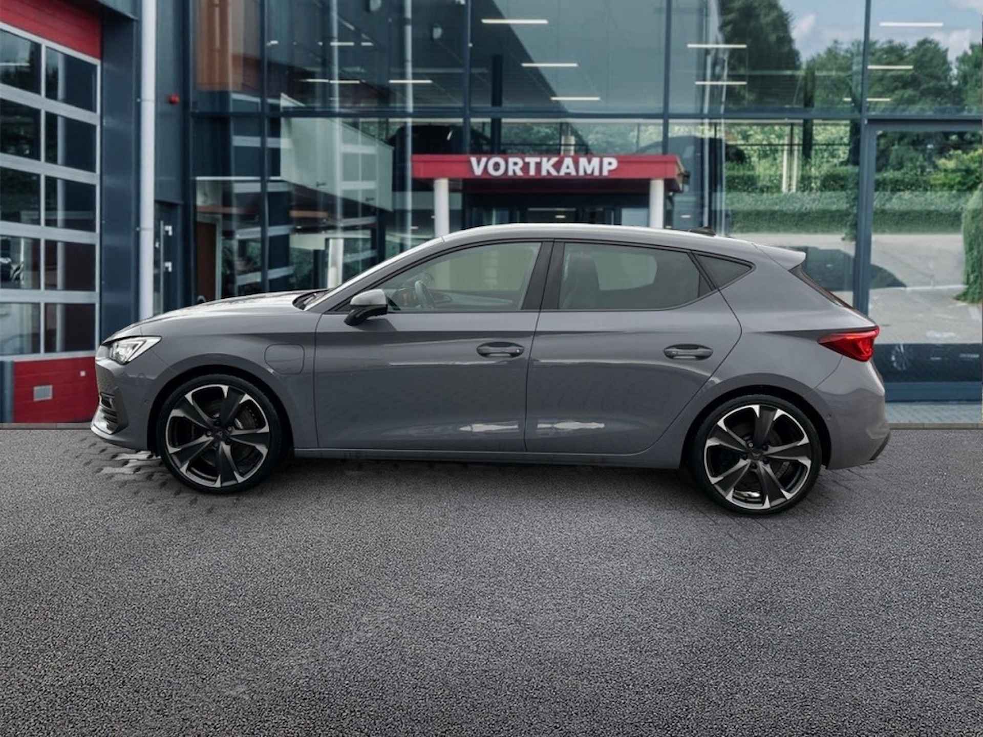 CUPRA Leon 1.4 TSI DSG VZ E-HYBRID SUPER-SPORT-STUUR/CAMERA/NAVI/CARPLAY/AC - 8/24