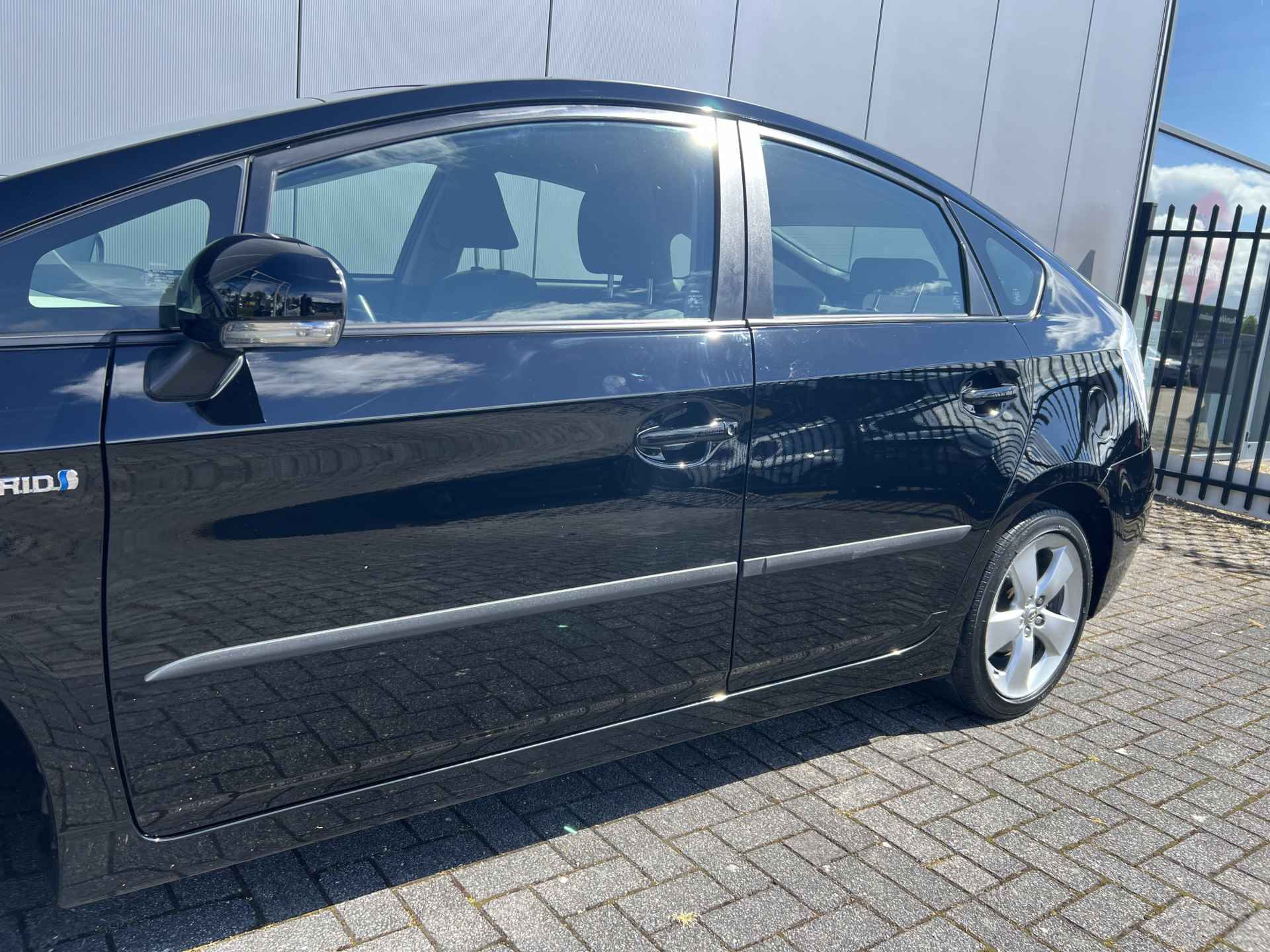 Toyota Prius 1.8 Dynamic - 27/30