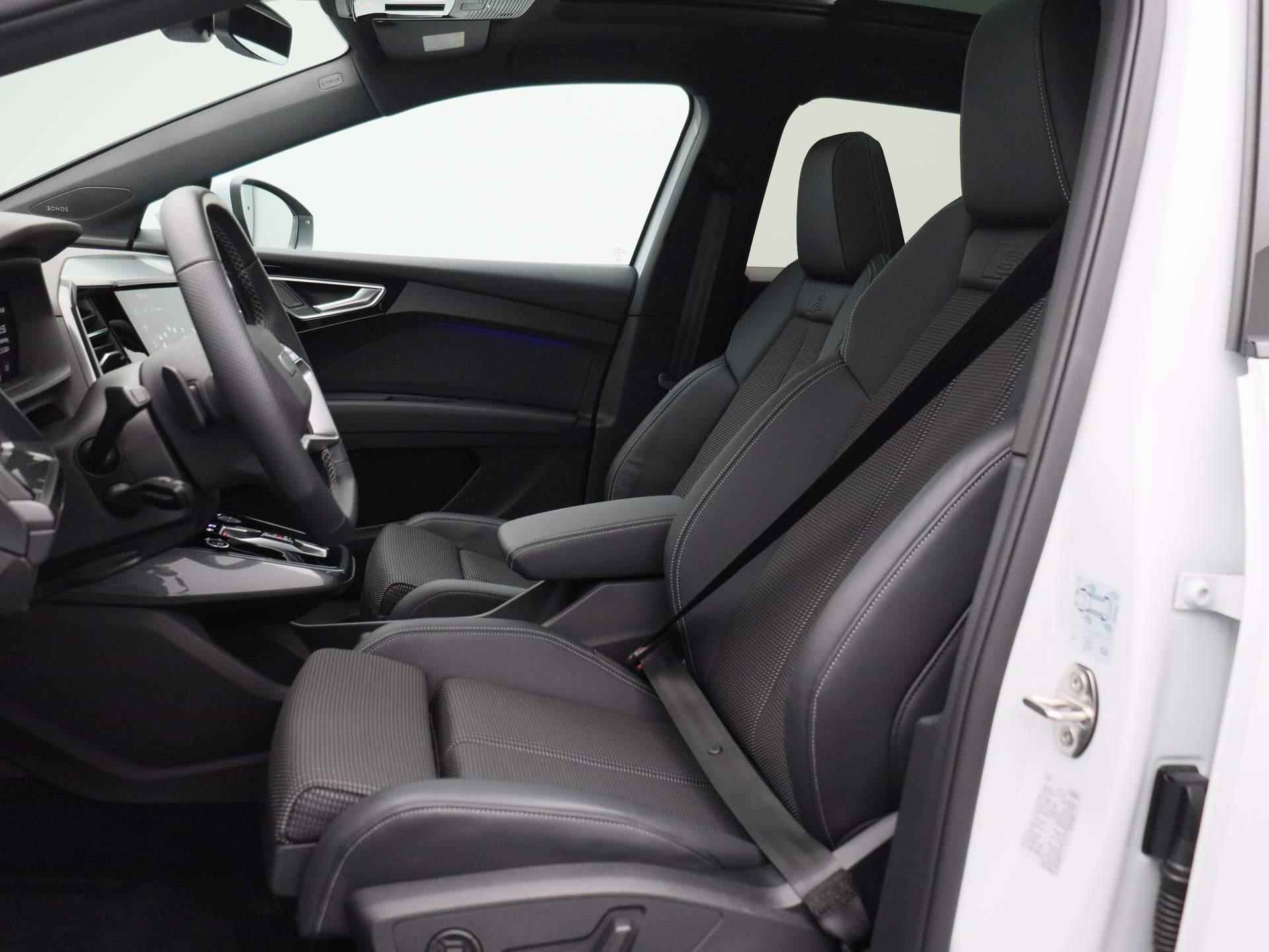 Audi Q4 e-tron 50 quattro S edition 82 kWh 299 PK | S-line | Automaat | Navigatie | Camera | Panoramadak | Adaptive Cruise Control | Climate Control | Stoelverwarming | Virtual Cockpit | LED Matrix | Lichtmetalen velgen | Privacy glass | - 13/56