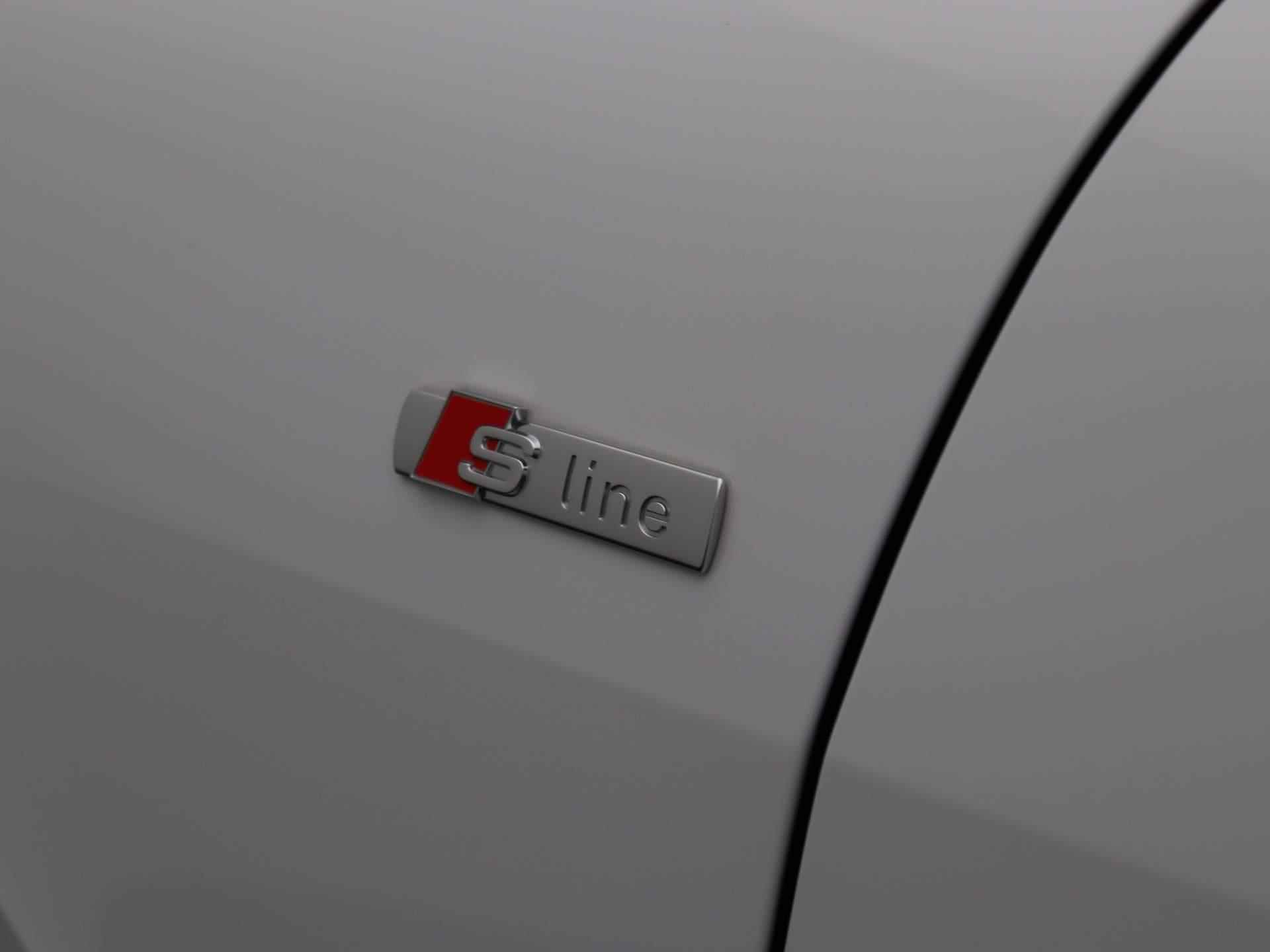 Audi Q4 e-tron 50 quattro S edition 82 kWh 299 PK | S-line | Automaat | Navigatie | Camera | Panoramadak | Adaptive Cruise Control | Climate Control | Stoelverwarming | Virtual Cockpit | LED Matrix | Lichtmetalen velgen | Privacy glass | - 17/56