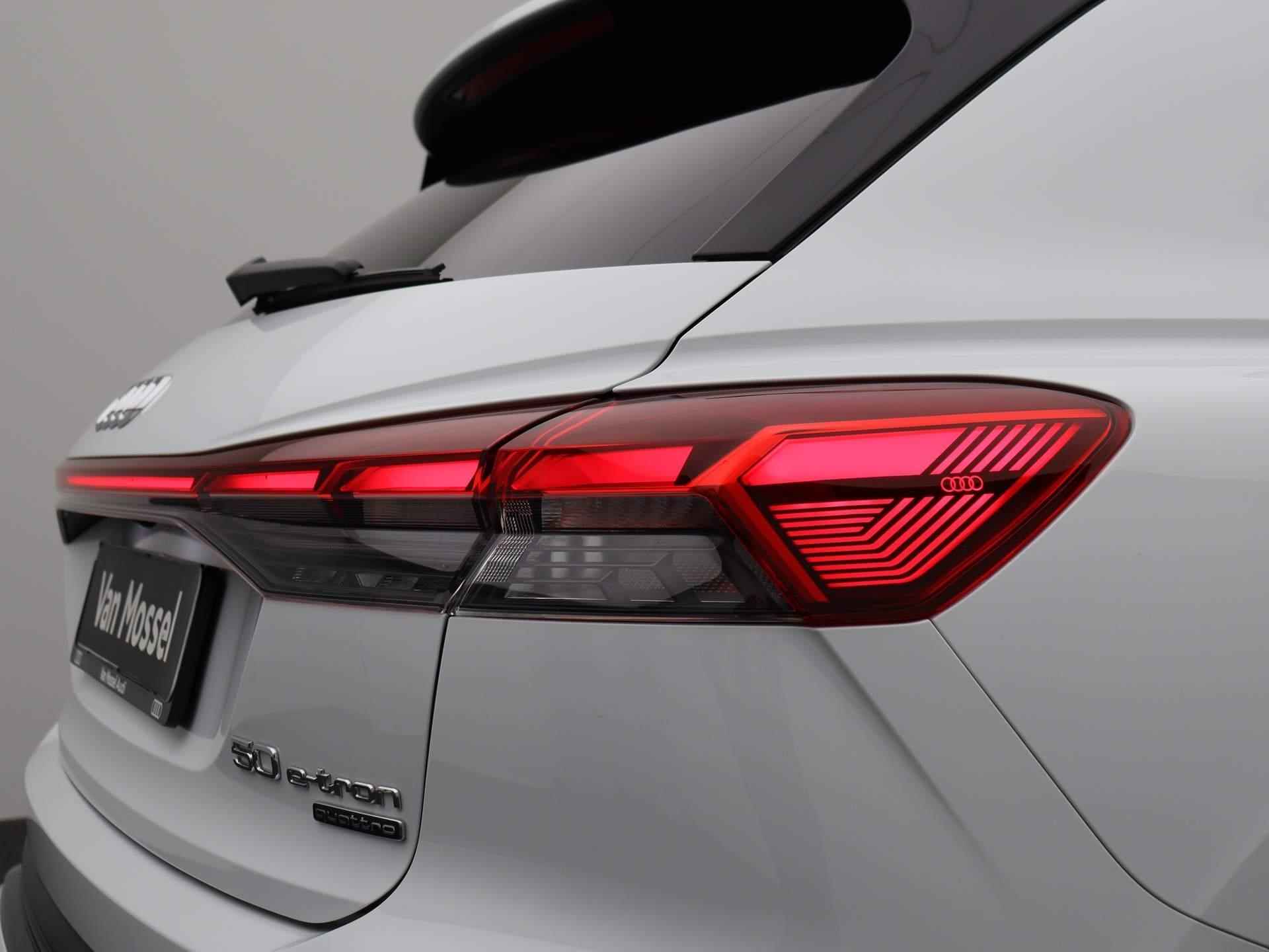 Audi Q4 e-tron 50 quattro S edition 82 kWh 299 PK | S-line | Automaat | Navigatie | Camera | Panoramadak | Adaptive Cruise Control | Climate Control | Stoelverwarming | Virtual Cockpit | LED Matrix | Lichtmetalen velgen | Privacy glass | - 47/56