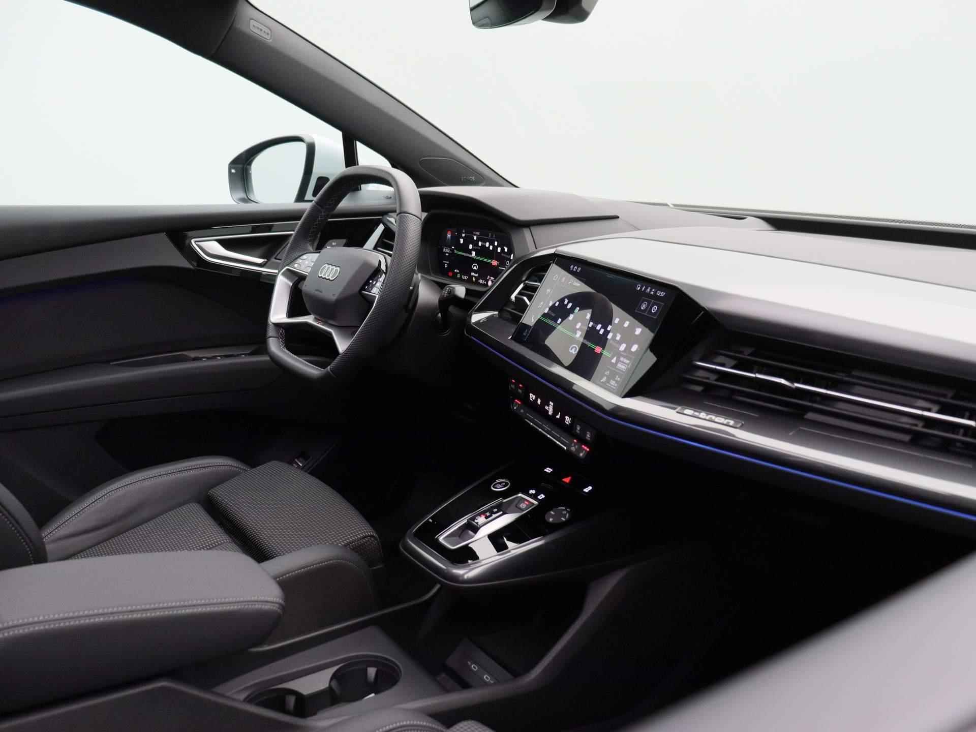 Audi Q4 e-tron 50 quattro S edition 82 kWh 299 PK | S-line | Automaat | Navigatie | Camera | Panoramadak | Adaptive Cruise Control | Climate Control | Stoelverwarming | Virtual Cockpit | LED Matrix | Lichtmetalen velgen | Privacy glass | - 48/56