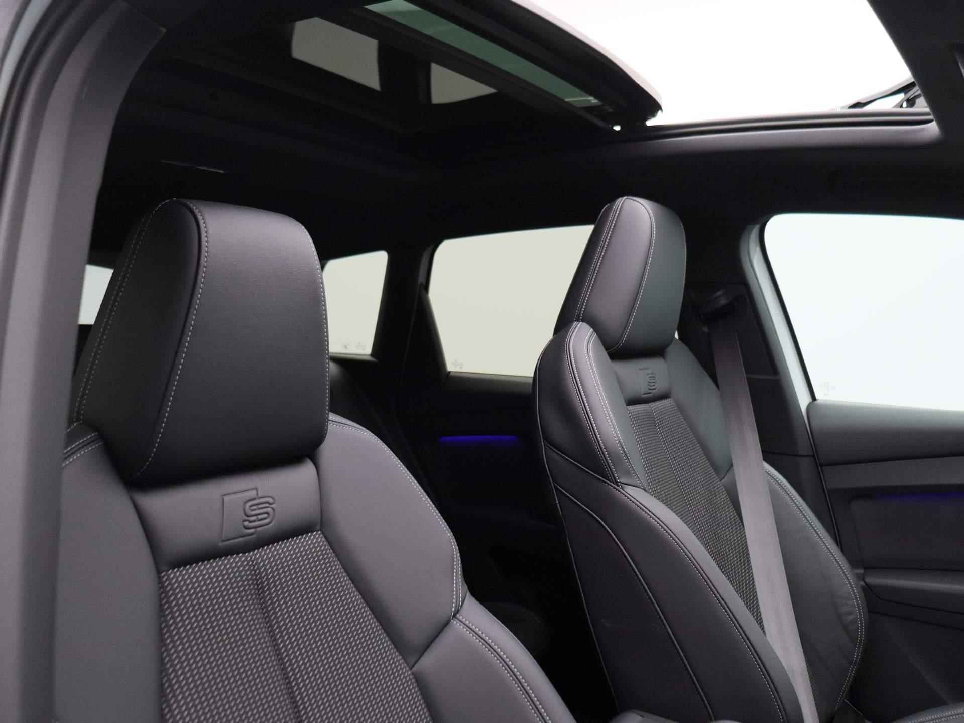 Audi Q4 e-tron 50 quattro S edition 82 kWh 299 PK | S-line | Automaat | Navigatie | Camera | Panoramadak | Adaptive Cruise Control | Climate Control | Stoelverwarming | Virtual Cockpit | LED Matrix | Lichtmetalen velgen | Privacy glass | - 49/56