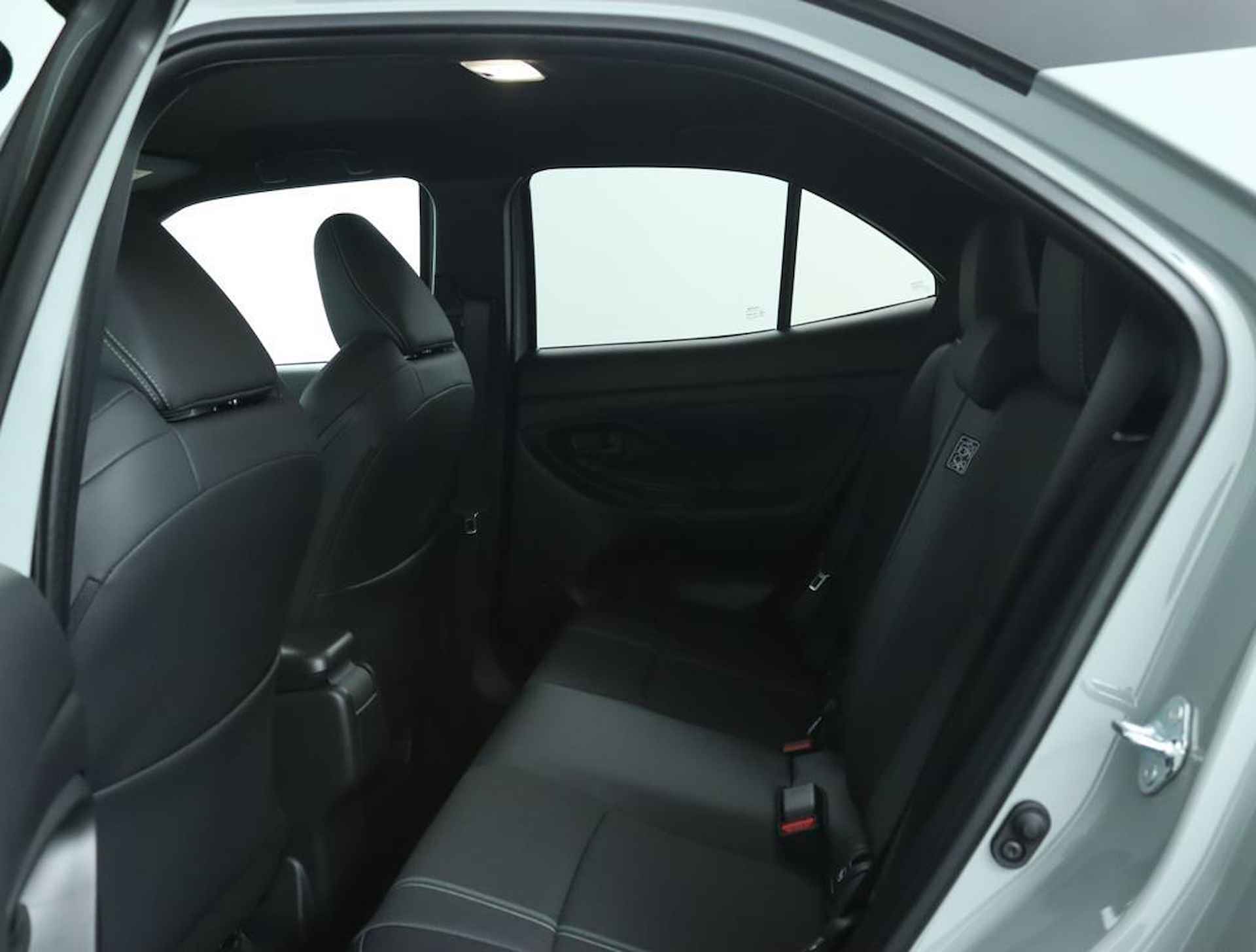 Toyota Yaris Cross Hybrid 130 Launch Edition | Adaptive Cruise Control | Apple Carplay | Android Auto | Elektrische Achterklep | - 18/49