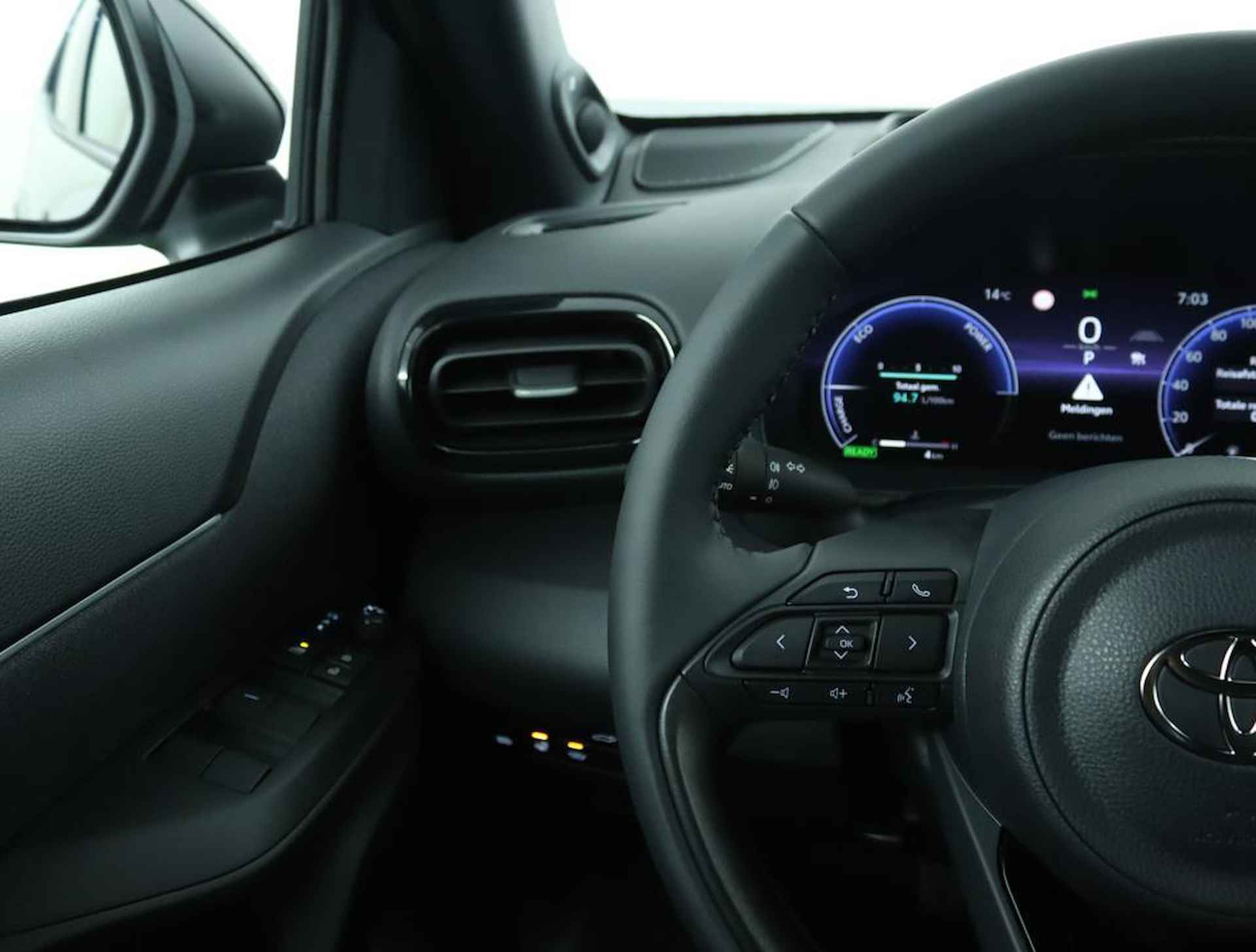 Toyota Yaris Cross Hybrid 130 Launch Edition | Adaptive Cruise Control | Apple Carplay | Android Auto | Elektrische Achterklep | - 19/49