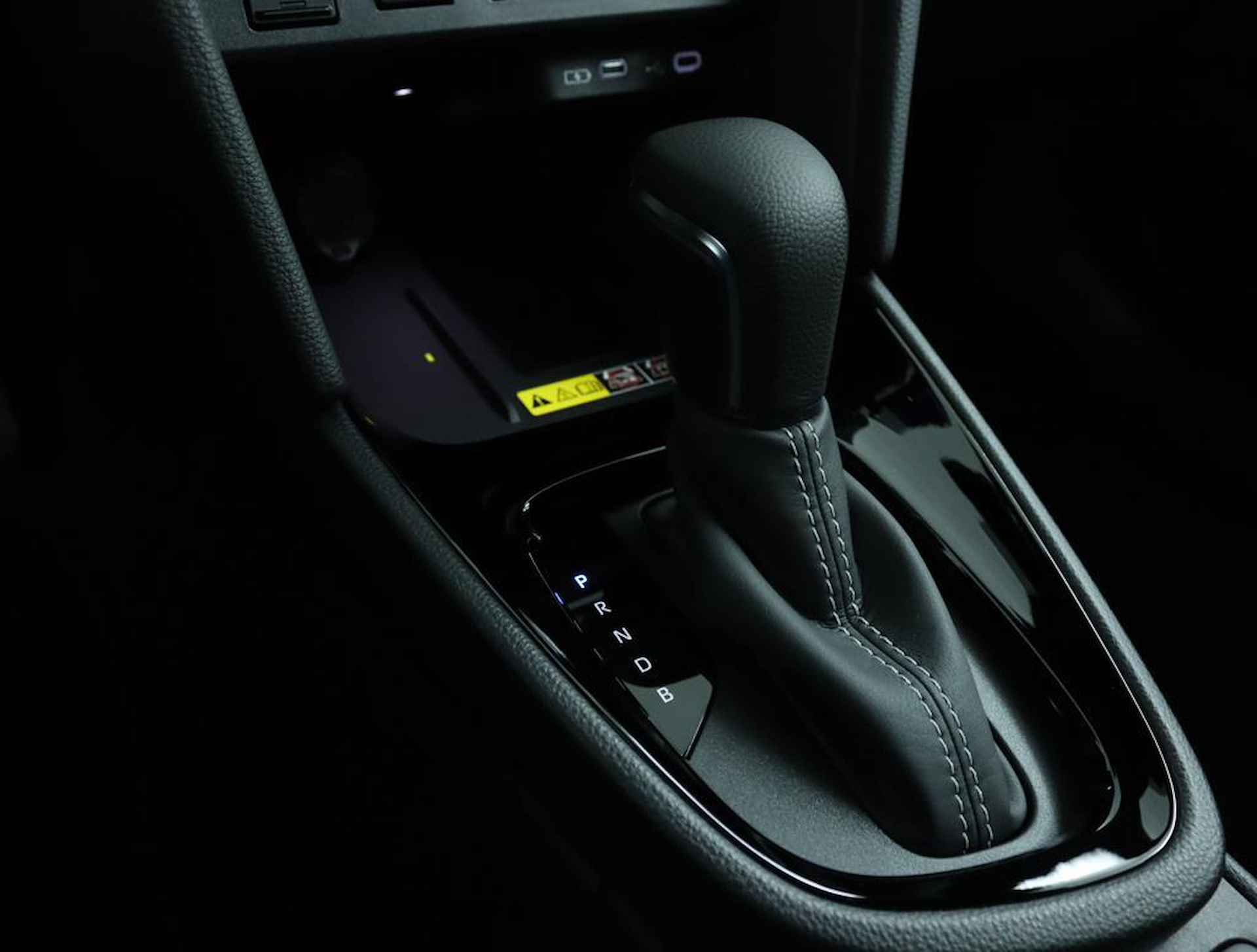 Toyota Yaris Cross Hybrid 130 Launch Edition | Adaptive Cruise Control | Apple Carplay | Android Auto | Elektrische Achterklep | - 26/49